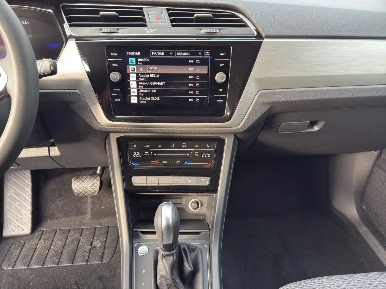 Volkswagen Touran Comfortline 1.5 TSI DSG AHK+ACC+IQ.LIGHT 12