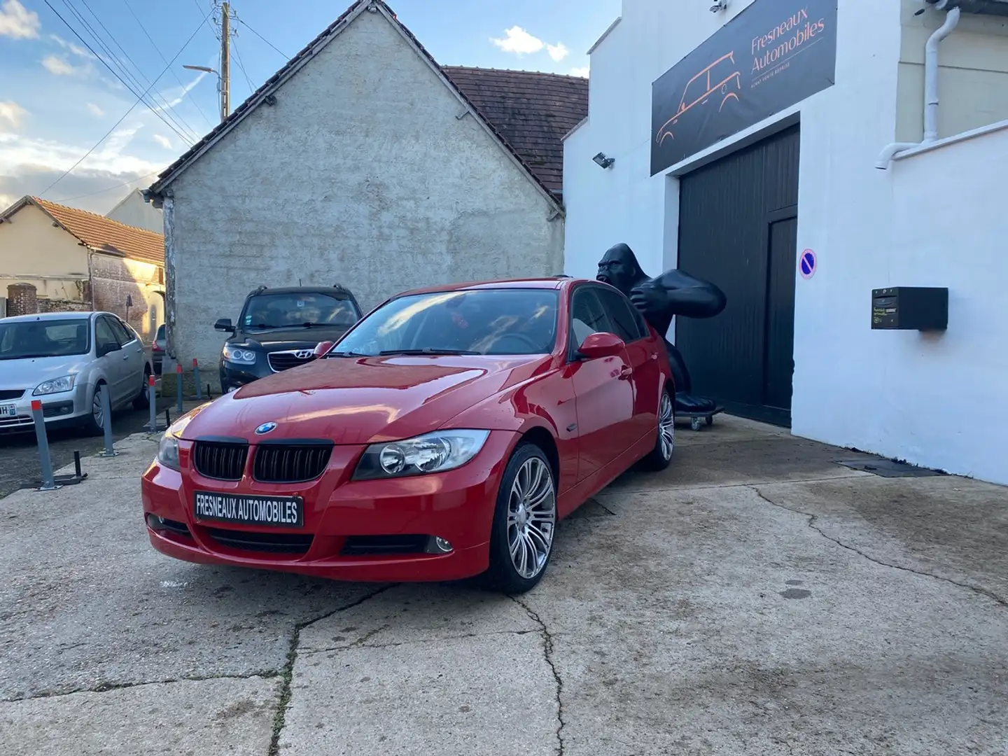 BMW 320 (E90) 320I CONFORT Rot - 1