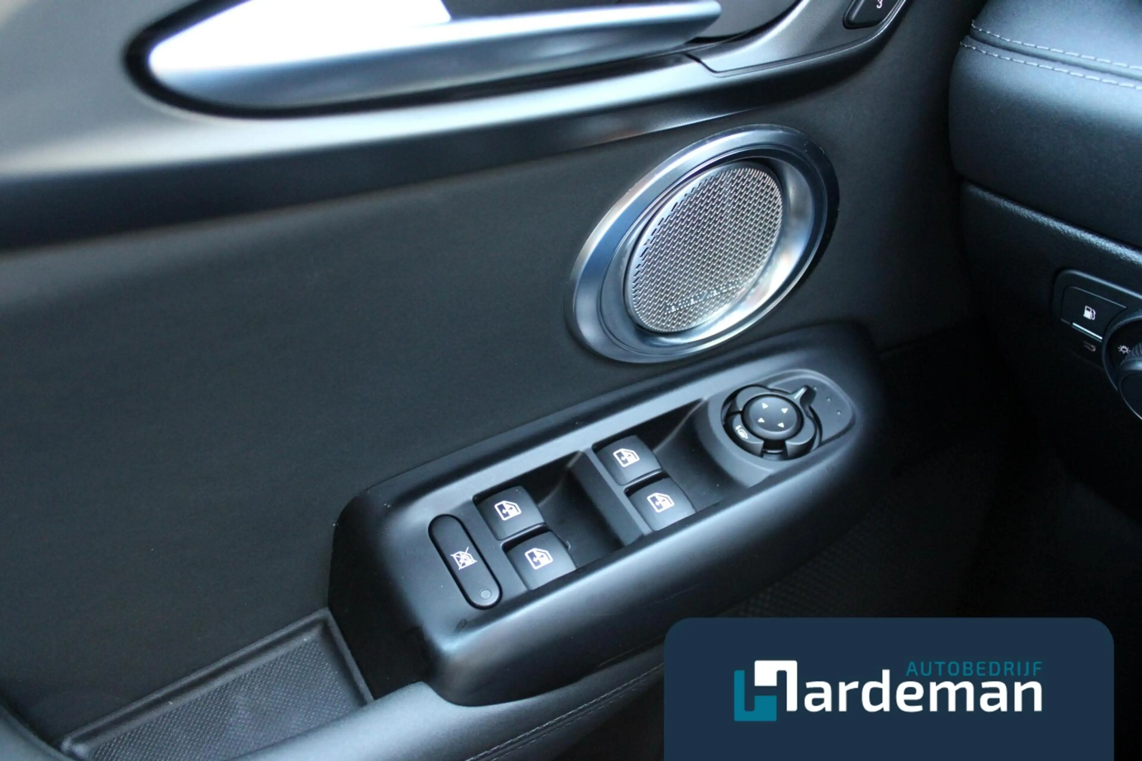 Alfa Romeo Tonale 1.3T PHEV Q4 Veloce H/K Leder 360 — photo 10