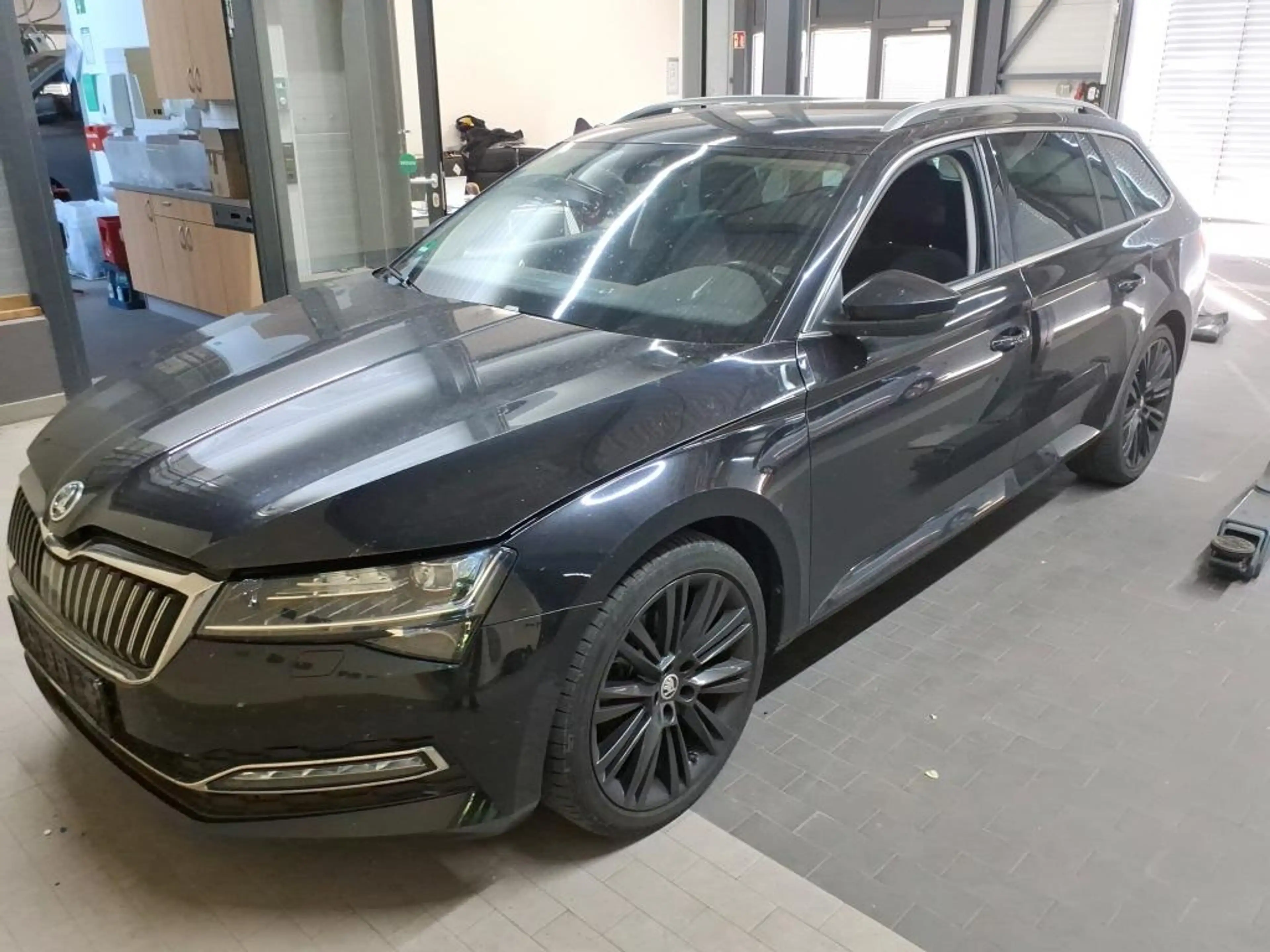 Skoda Superb Combi 2.0 TDI DSG STYLE +AHK +360° +MATRIX +ACC + — photo 2