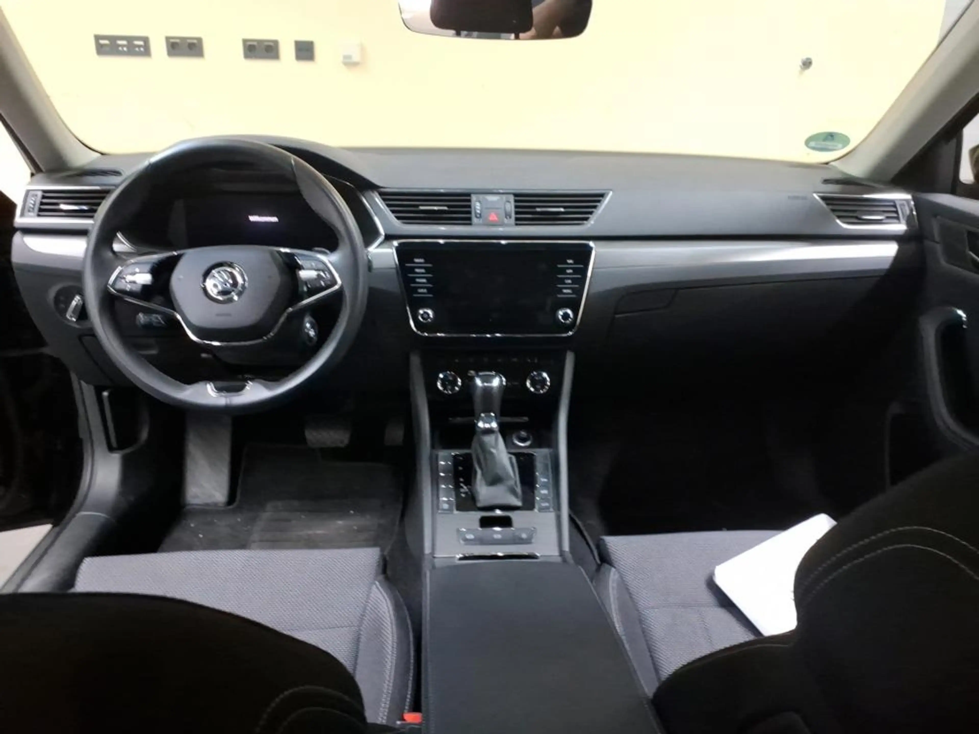Skoda Superb Combi 2.0 TDI DSG STYLE +AHK +360° +MATRIX +ACC + — photo 7