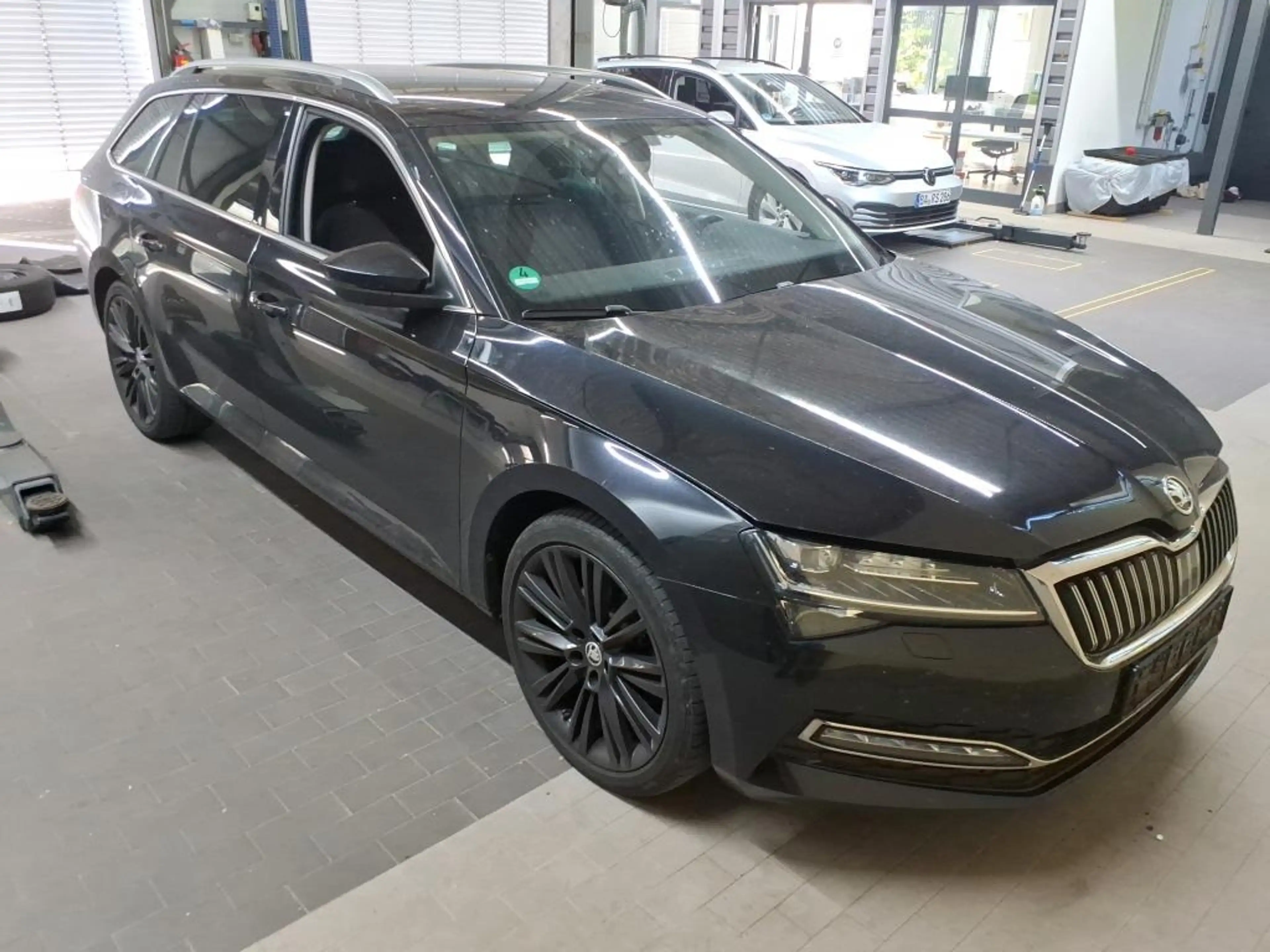 Skoda Superb Combi 2.0 TDI DSG STYLE +AHK +360° +MATRIX +ACC + — photo 3