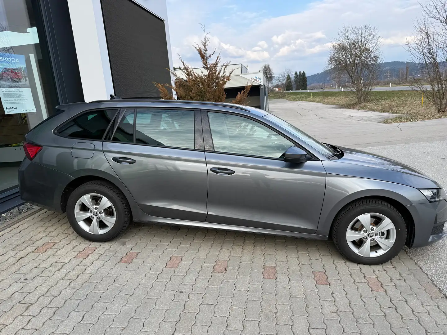 Skoda Octavia Octavia Kombi 1,5 TSI Essence Essence Grau - 2