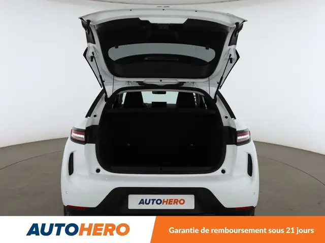 DS Automobiles DS 3 Crossback view 16