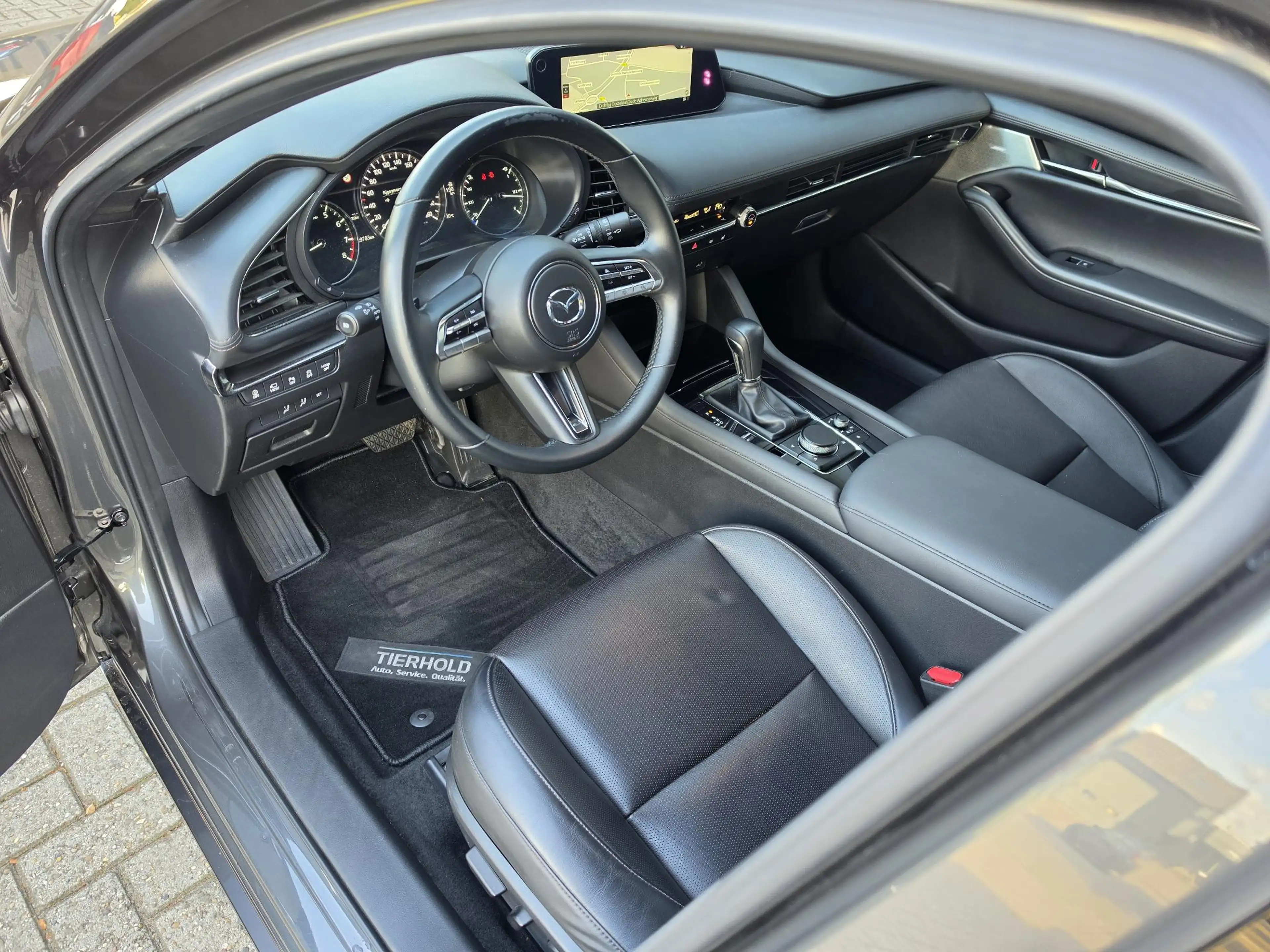 Mazda 3 2.0 e-SkyActiv-G M Hybrid 150 Luxury — photo 2