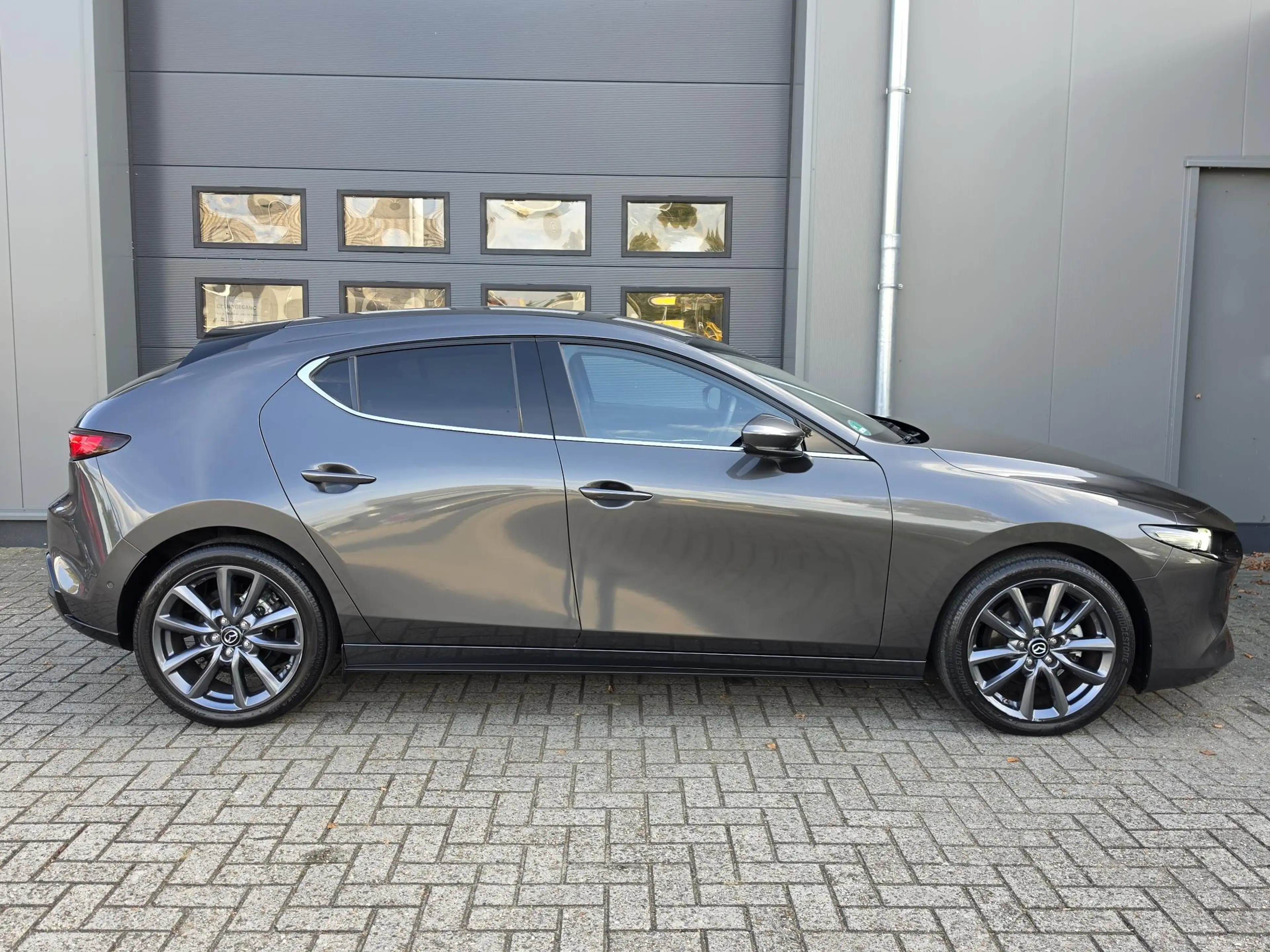 Mazda 3 2.0 e-SkyActiv-G M Hybrid 150 Luxury — photo 12