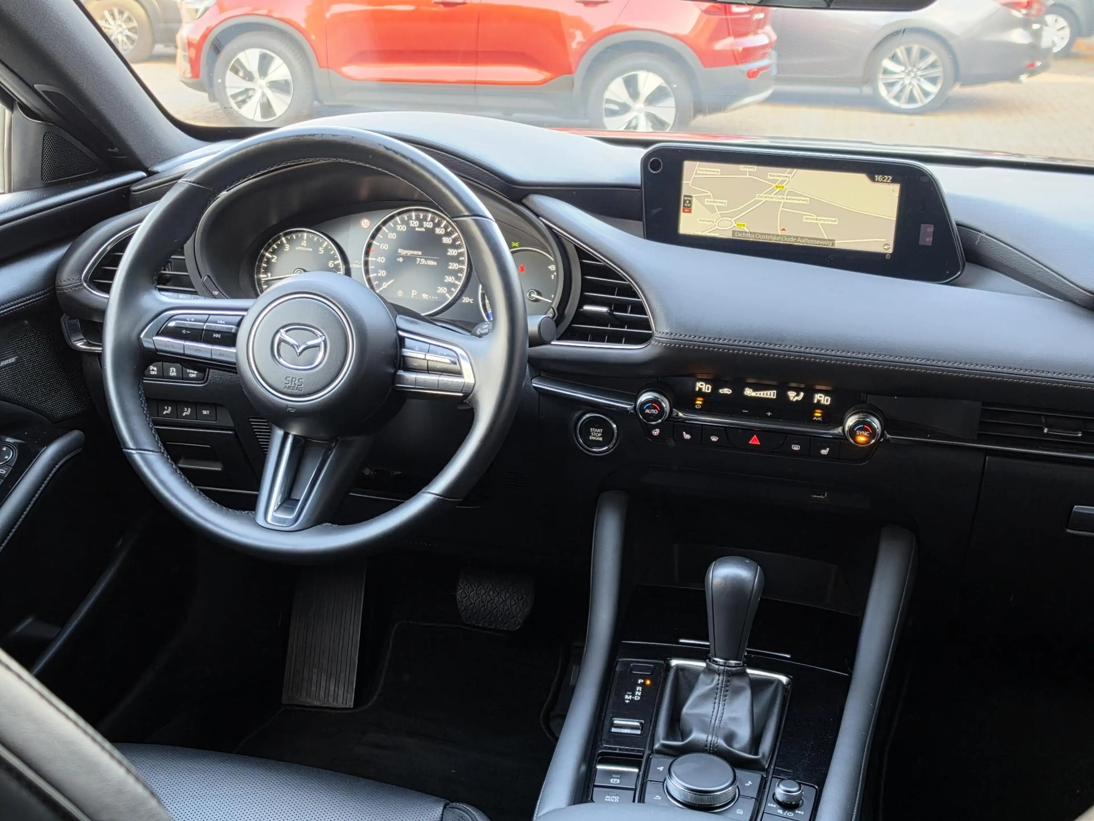 Mazda 3 2.0 e-SkyActiv-G M Hybrid 150 Luxury — photo 9