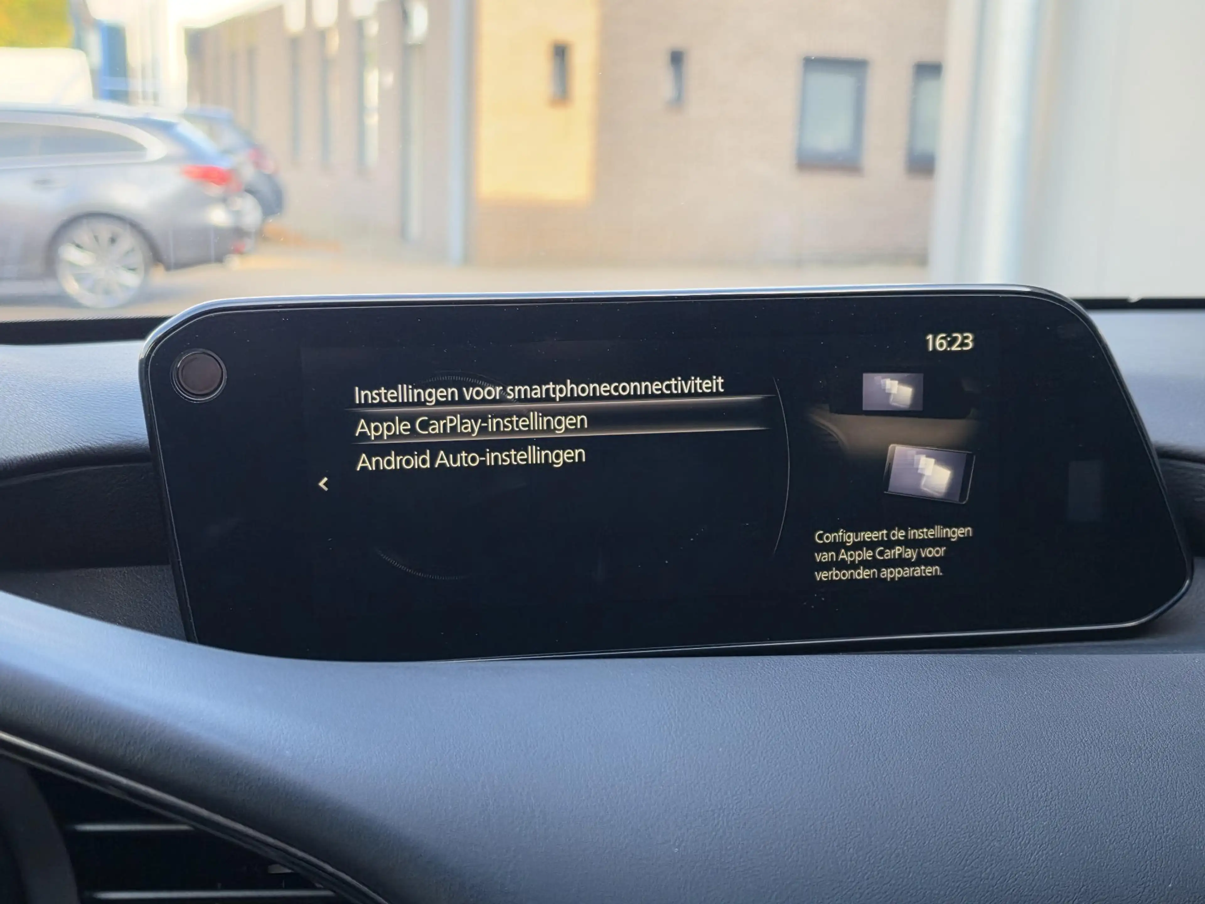 Mazda 3 2.0 e-SkyActiv-G M Hybrid 150 Luxury — photo 21