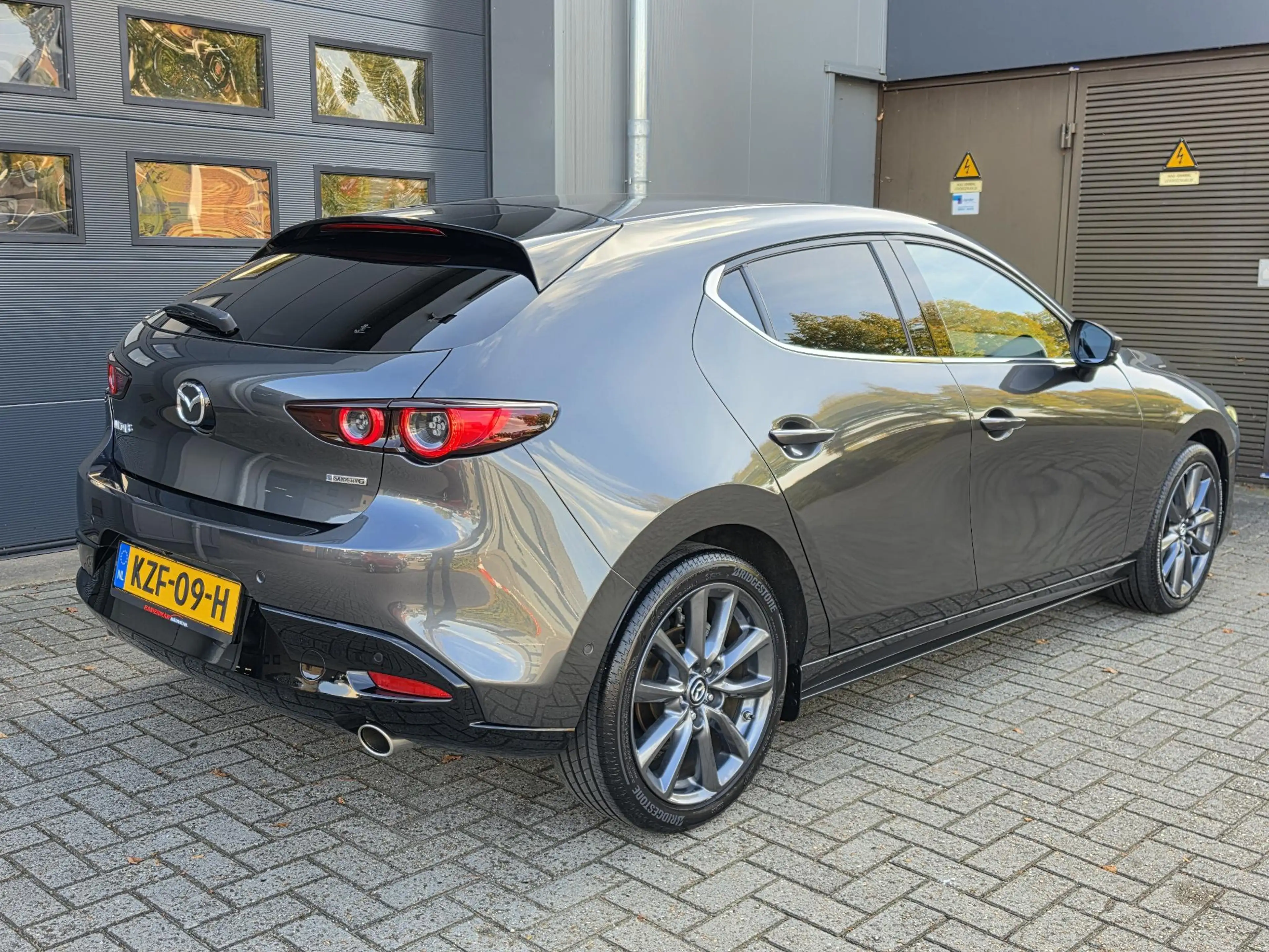 Mazda 3 2.0 e-SkyActiv-G M Hybrid 150 Luxury — photo 36