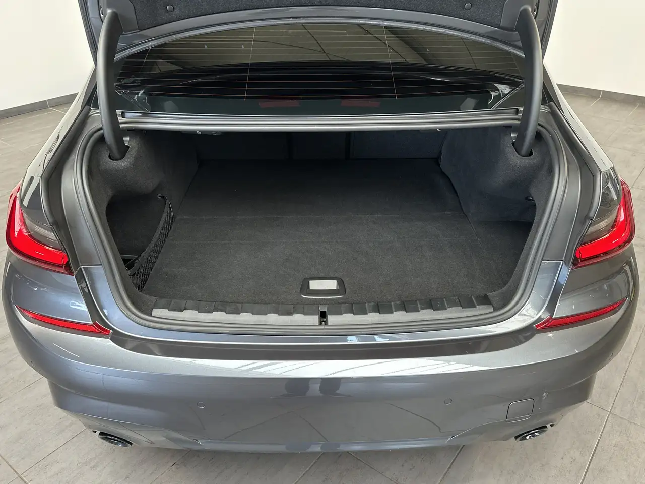 BMW 330 Limousine M-Sport NAV+LED+TEMPOMAT+18ZO+PP 6