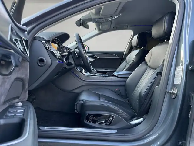 Audi A8 view 7
