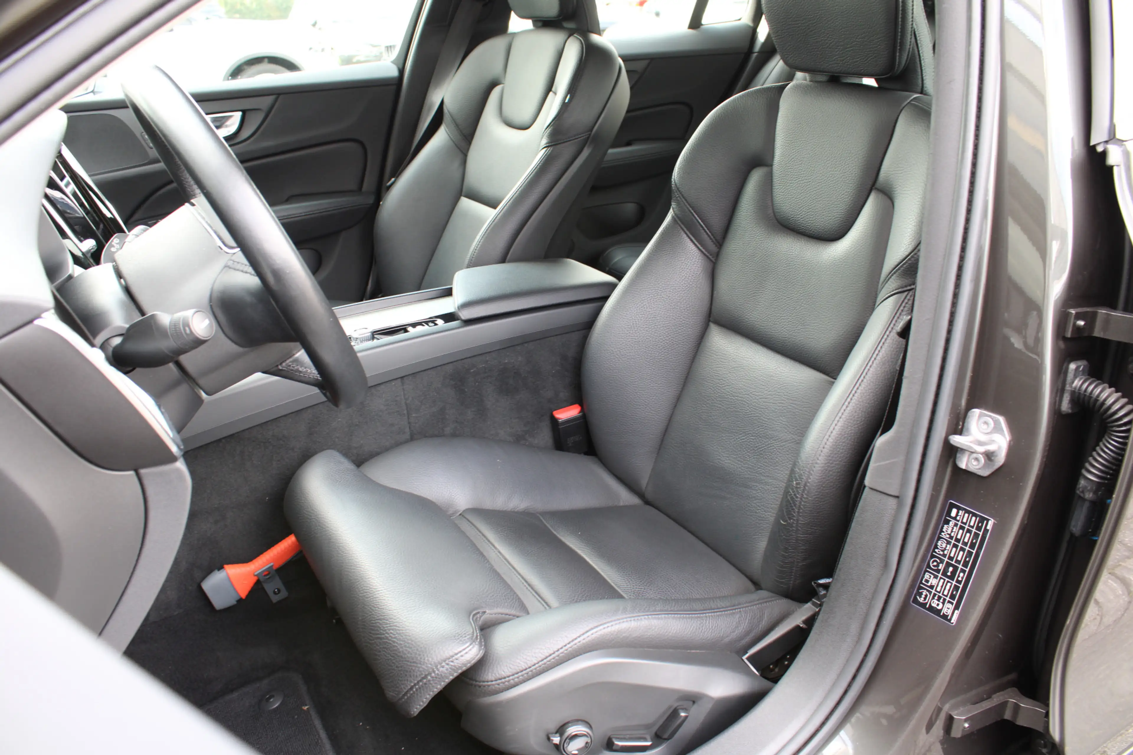 Volvo V60 B3 164PK Automaat Inscription | Org. NL | Trekhaak — photo 15