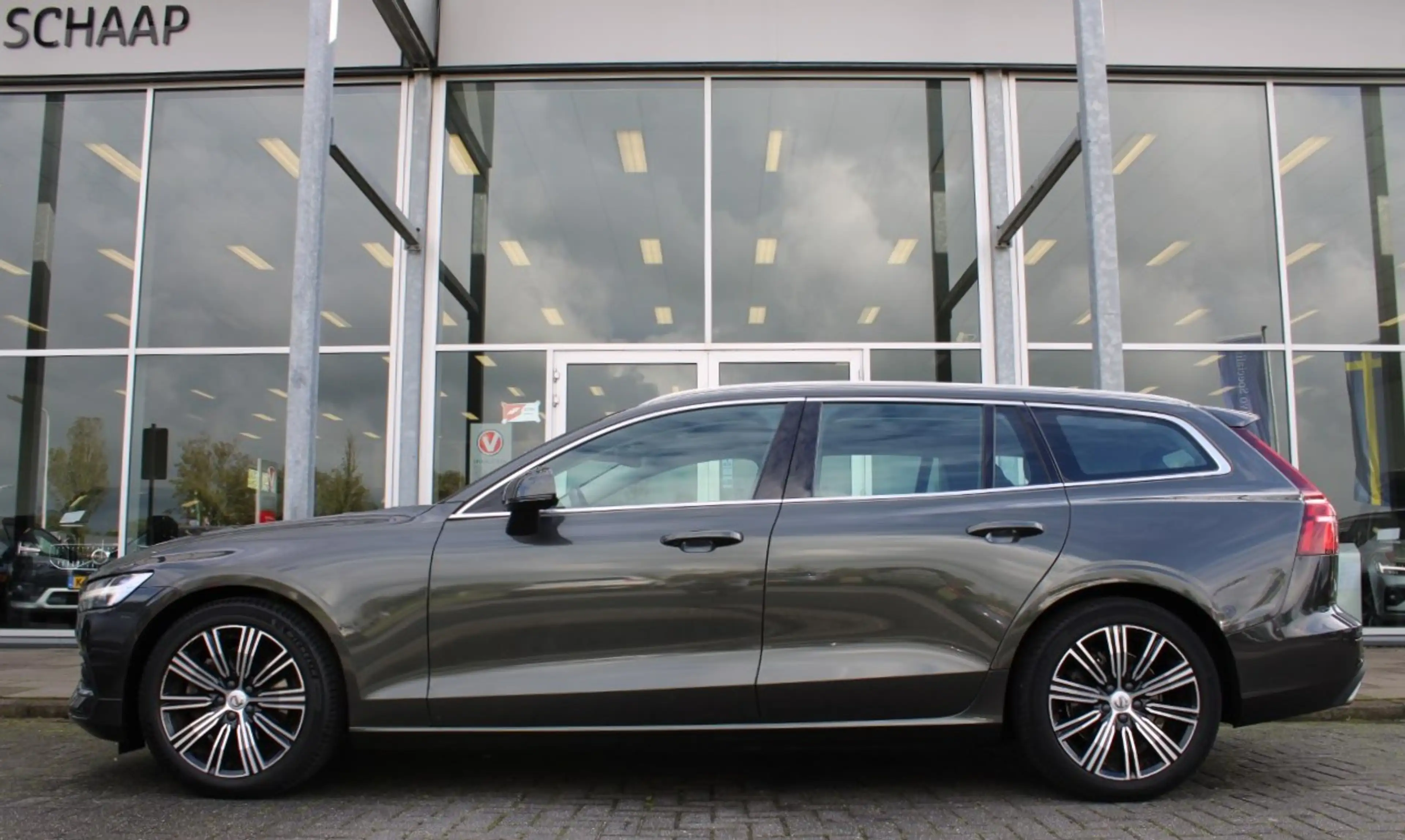 Volvo V60 B3 164PK Automaat Inscription | Org. NL | Trekhaak — photo 2