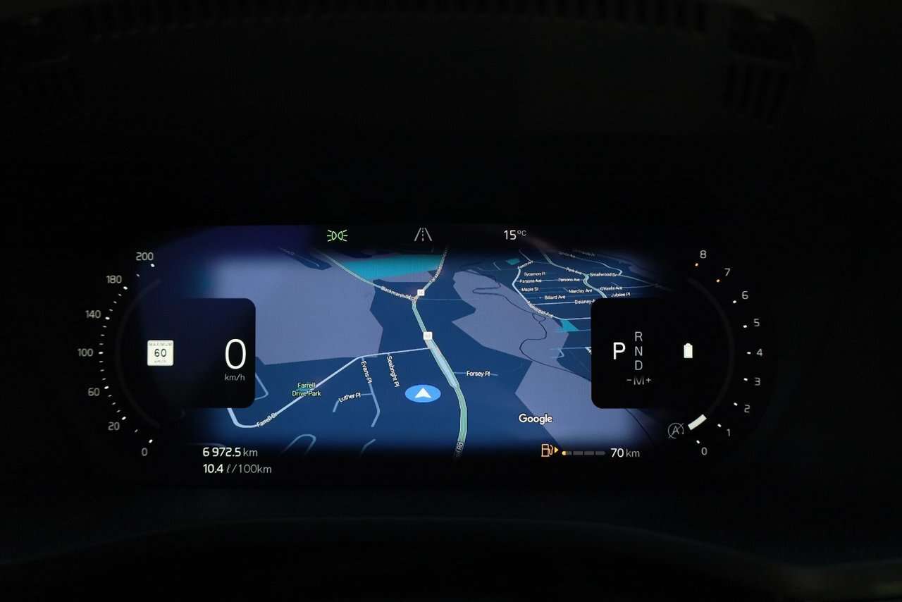 2022 Volvo XC60 R-Design thumb 11