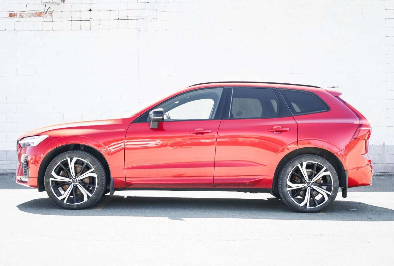 2022 Volvo XC60 R-Design