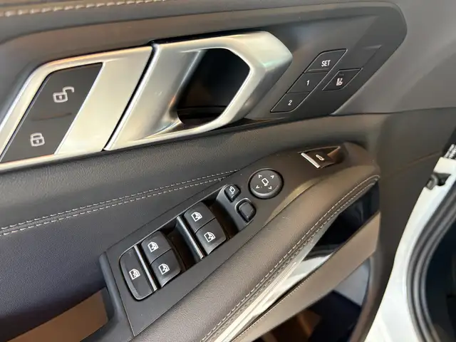 BMW X5 view 14