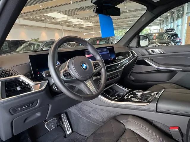BMW X5 view 12