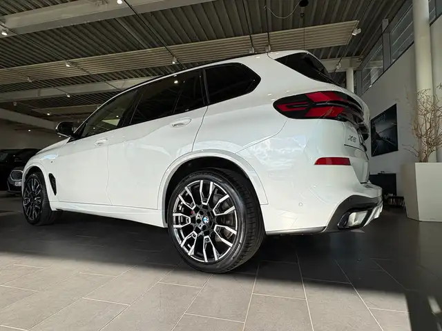 BMW X5 view 5