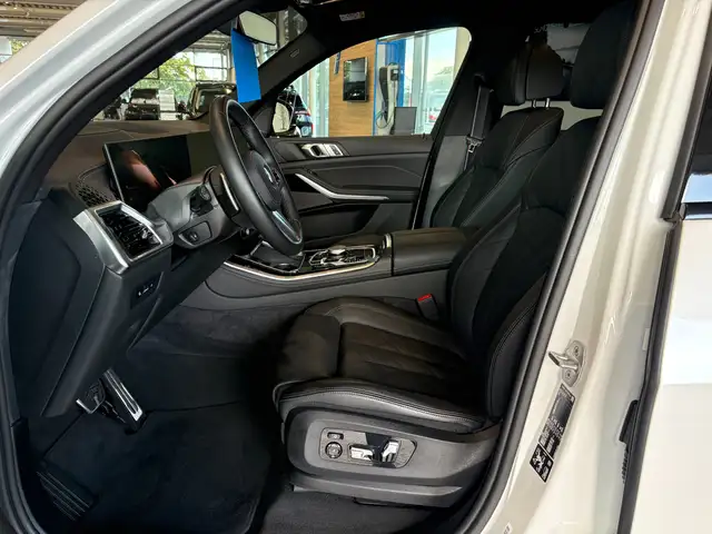 BMW X5 view 11