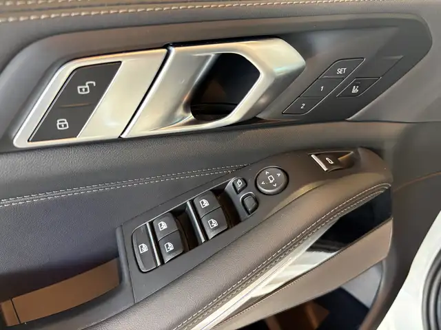 BMW X5 view 26