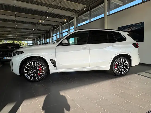 BMW X5 view 4