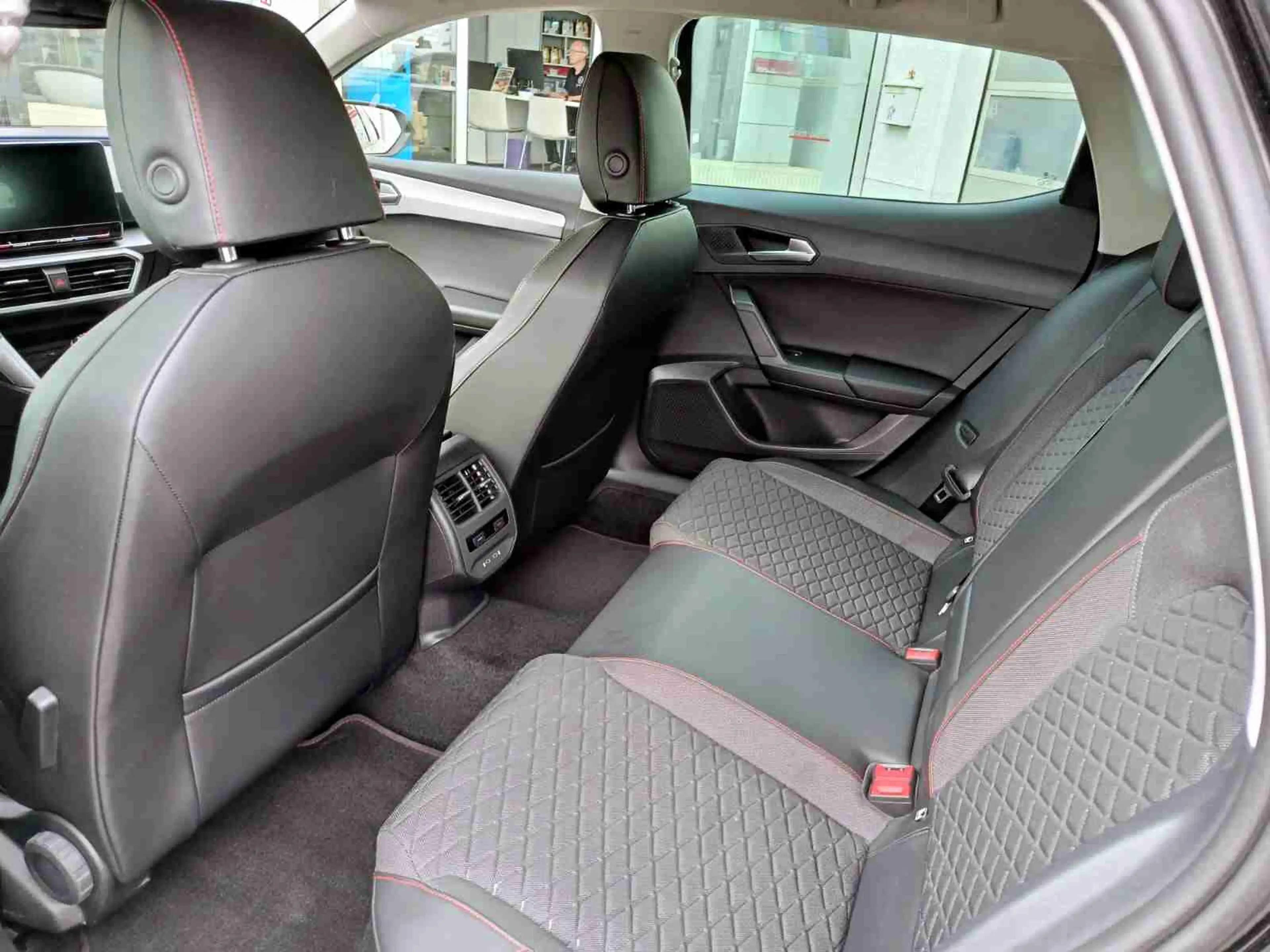 SEAT Leon Leon 1.5 TSI ACT FR — photo 5