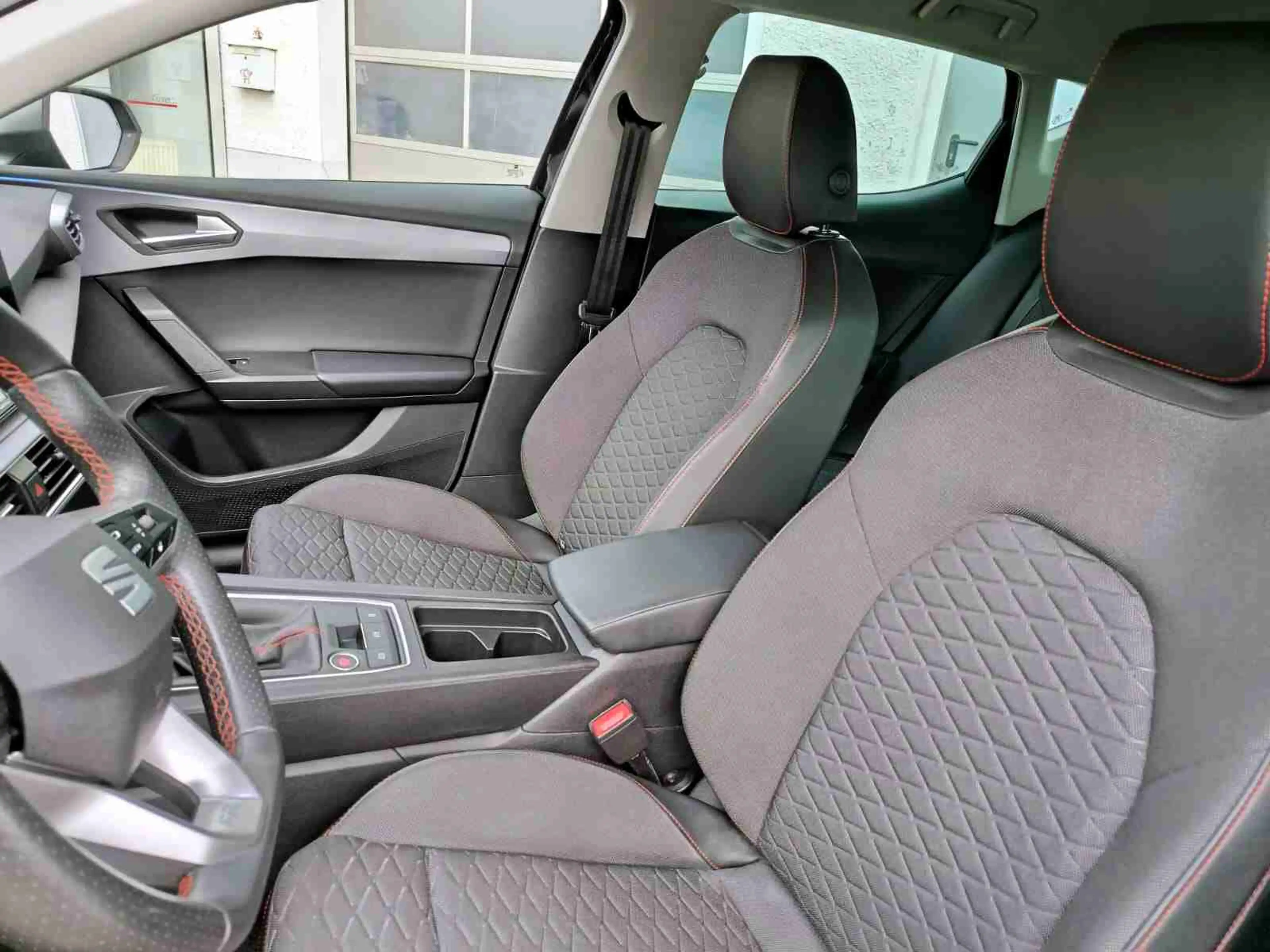 SEAT Leon Leon 1.5 TSI ACT FR — photo 4