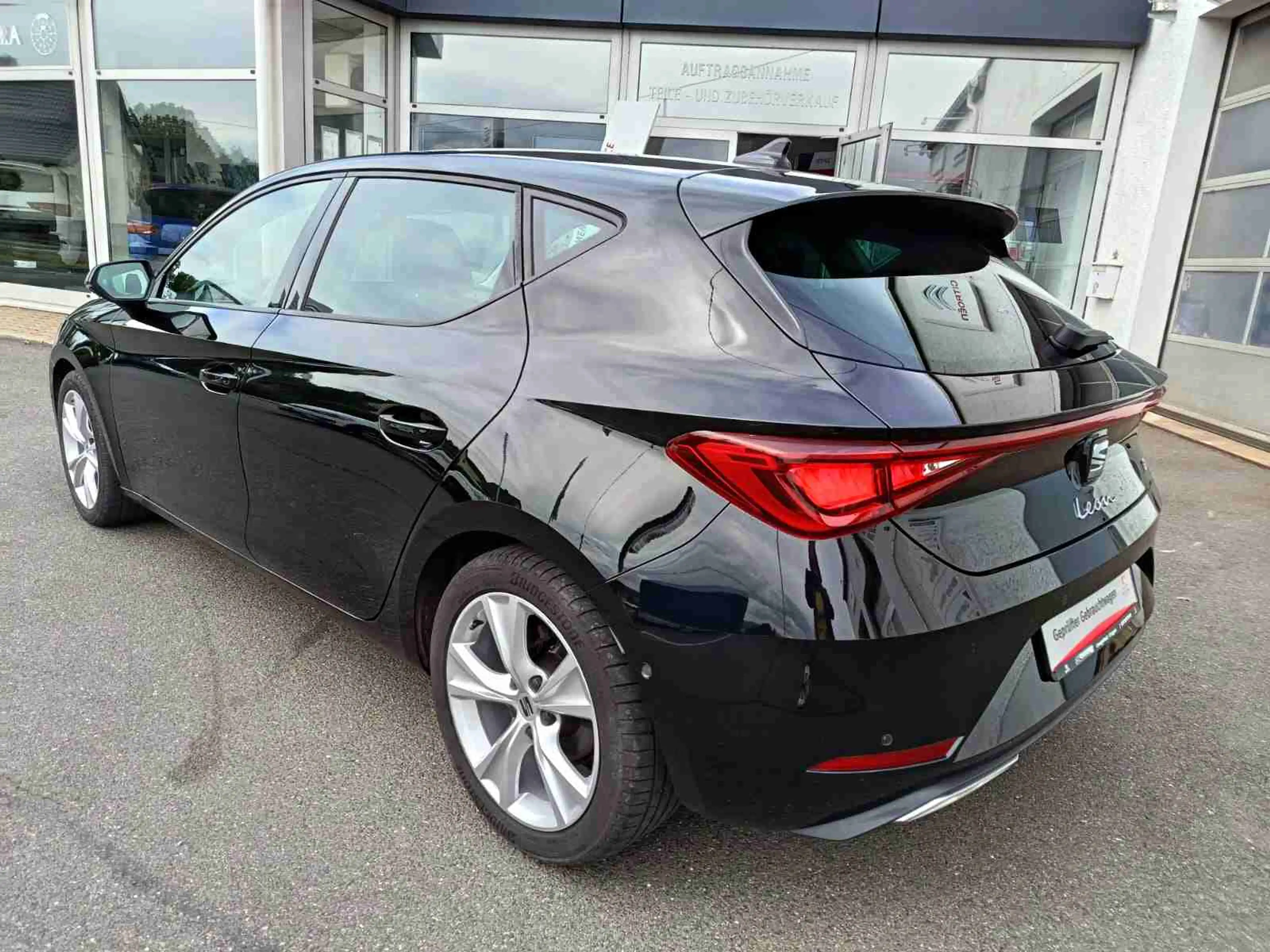 SEAT Leon Leon 1.5 TSI ACT FR — photo 2