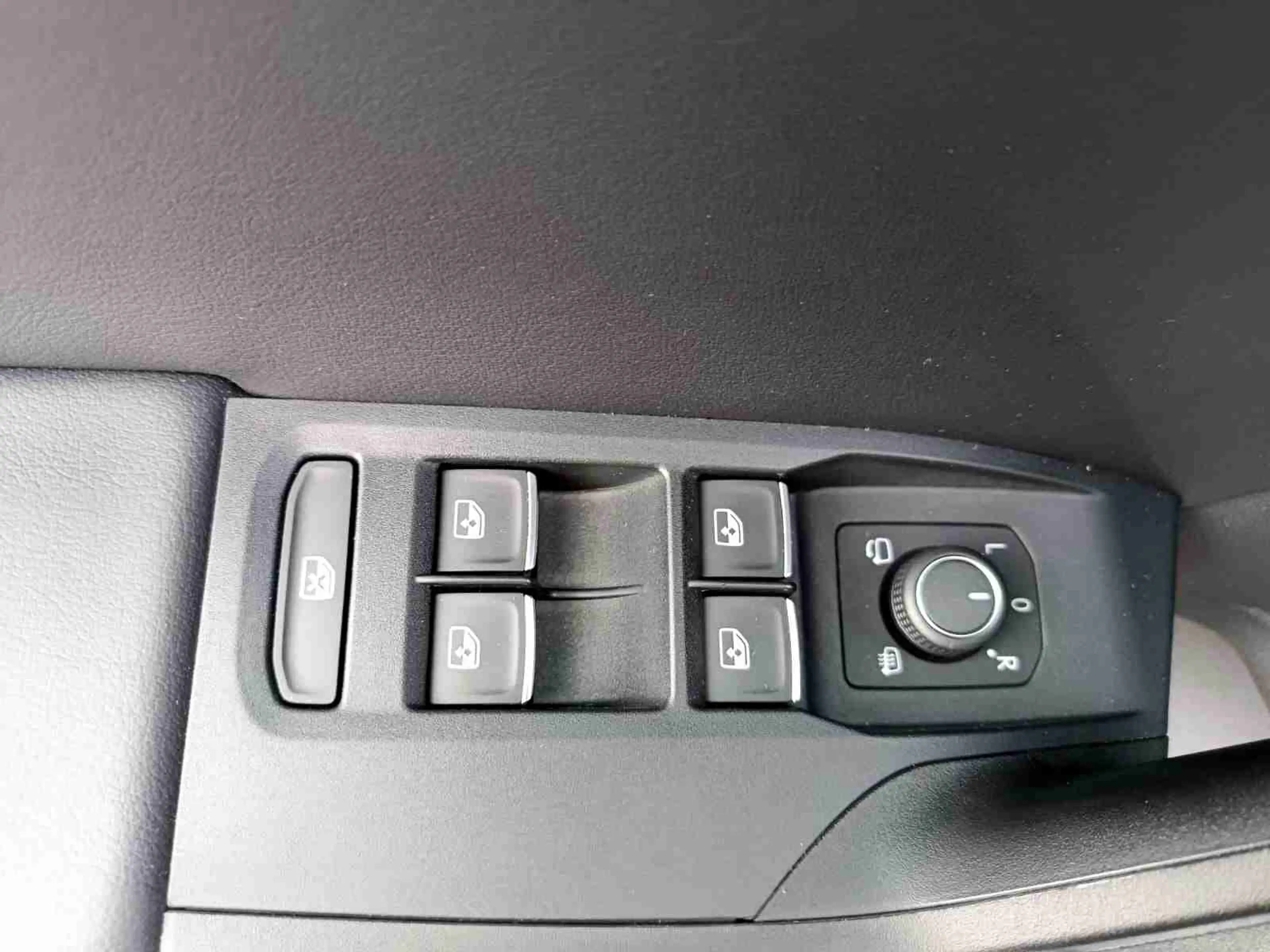 SEAT Leon Leon 1.5 TSI ACT FR — photo 8