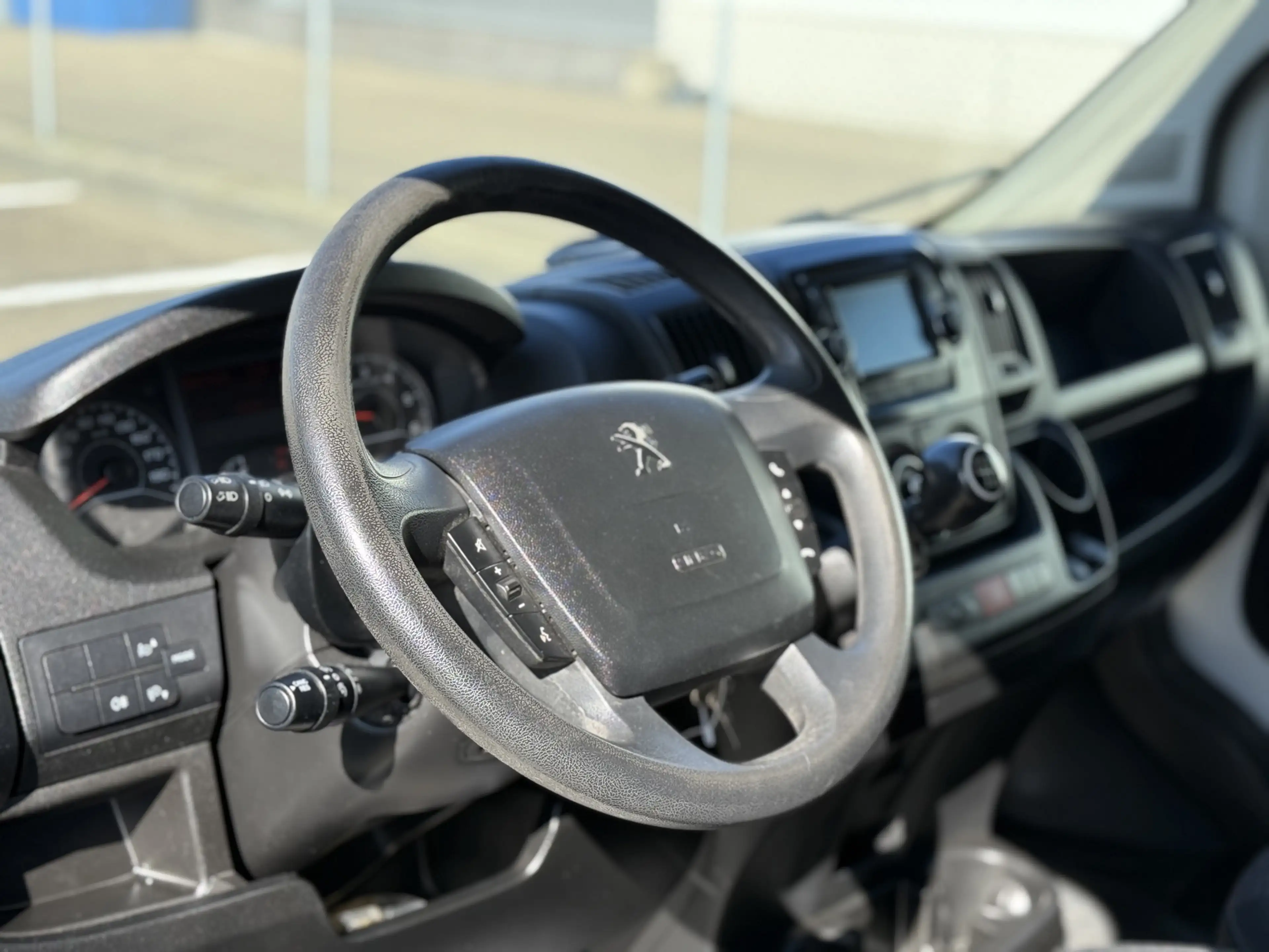 Peugeot Boxer 330 2.0 BlueHDI L2H1 Pro BTW Airco Navi Cruise Cam — photo 8