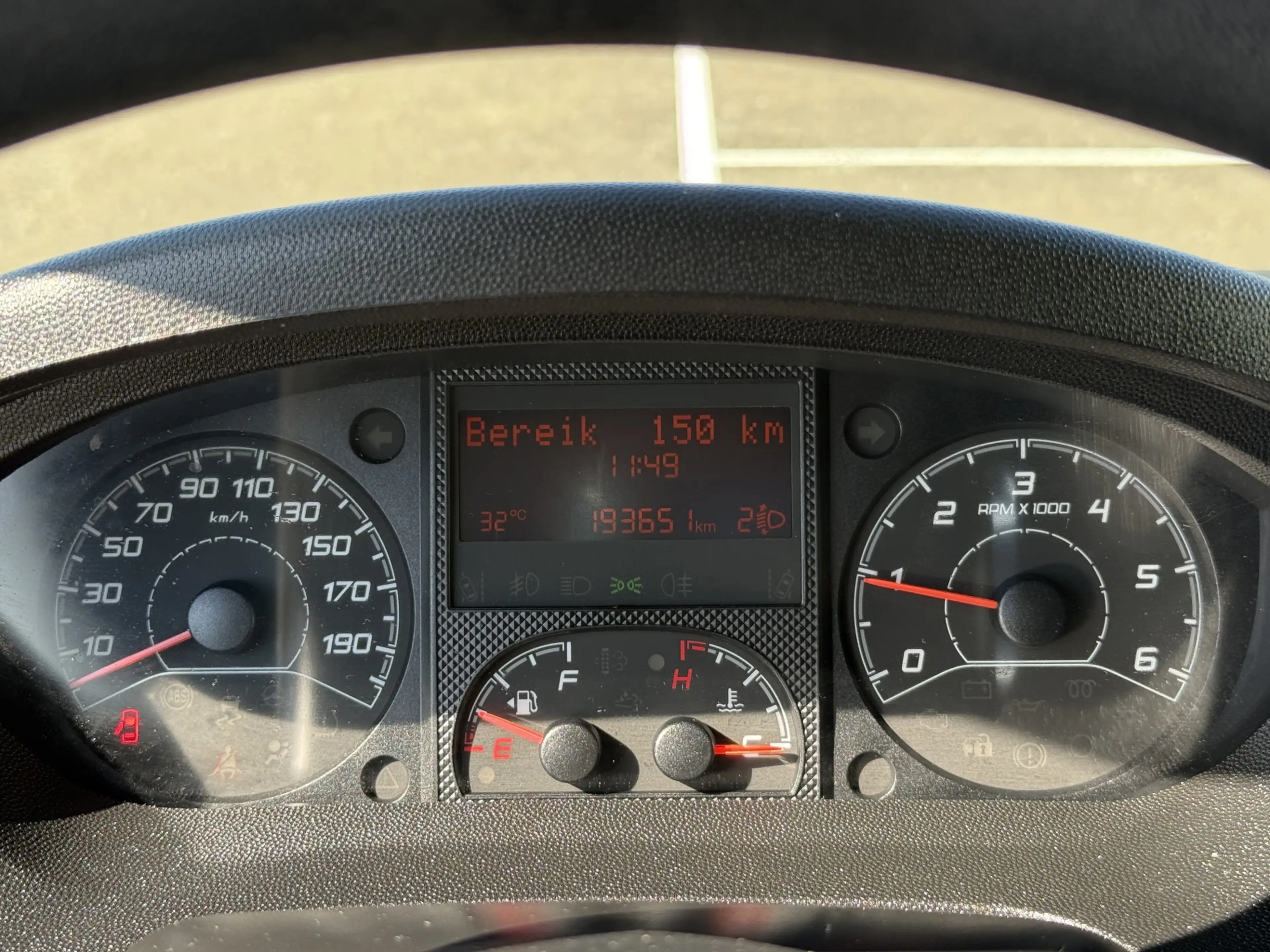 Peugeot Boxer 330 2.0 BlueHDI L2H1 Pro BTW Airco Navi Cruise Cam — photo 12
