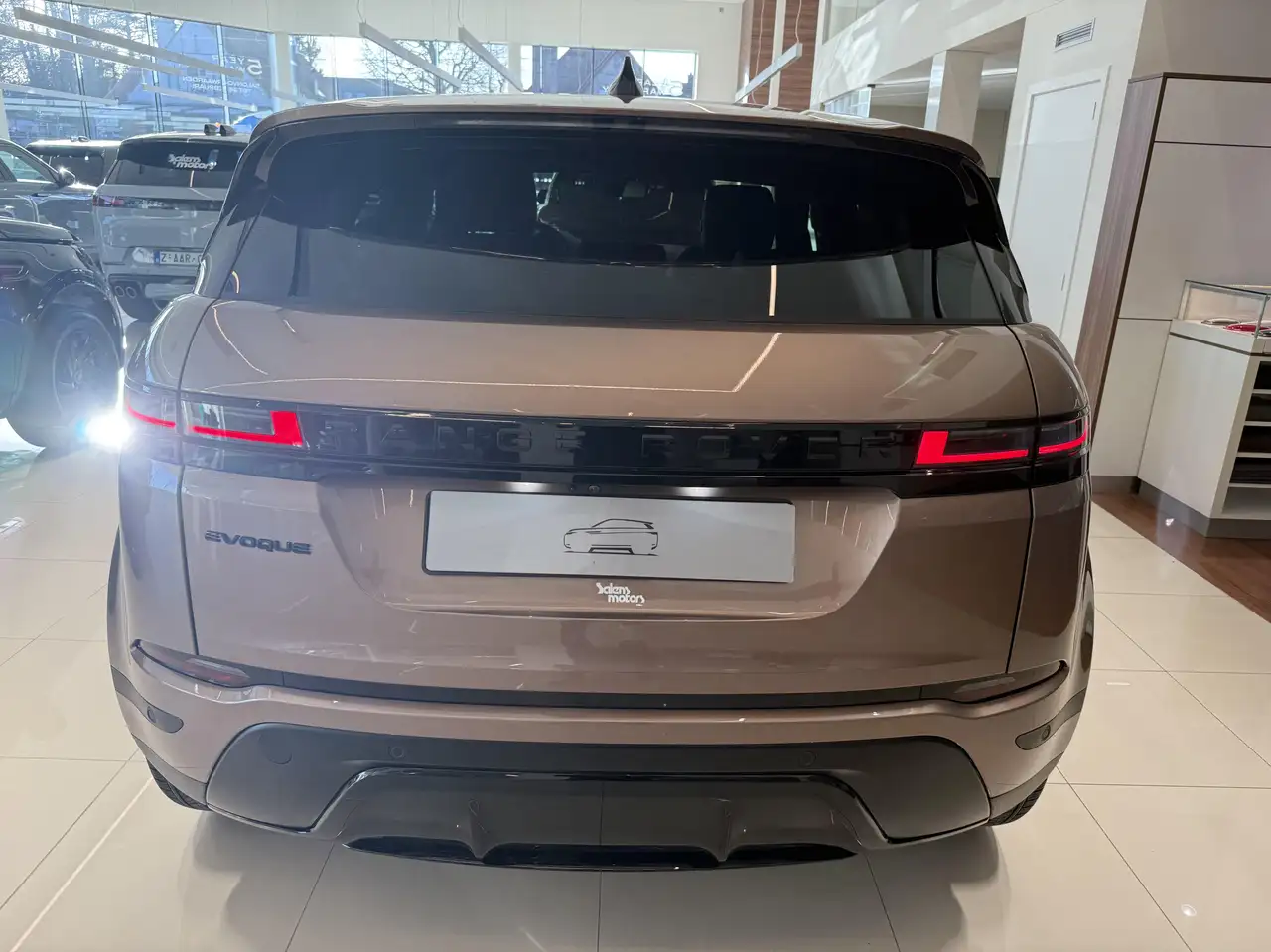 Land Rover Range Rover Evoque 2026 — фото 11