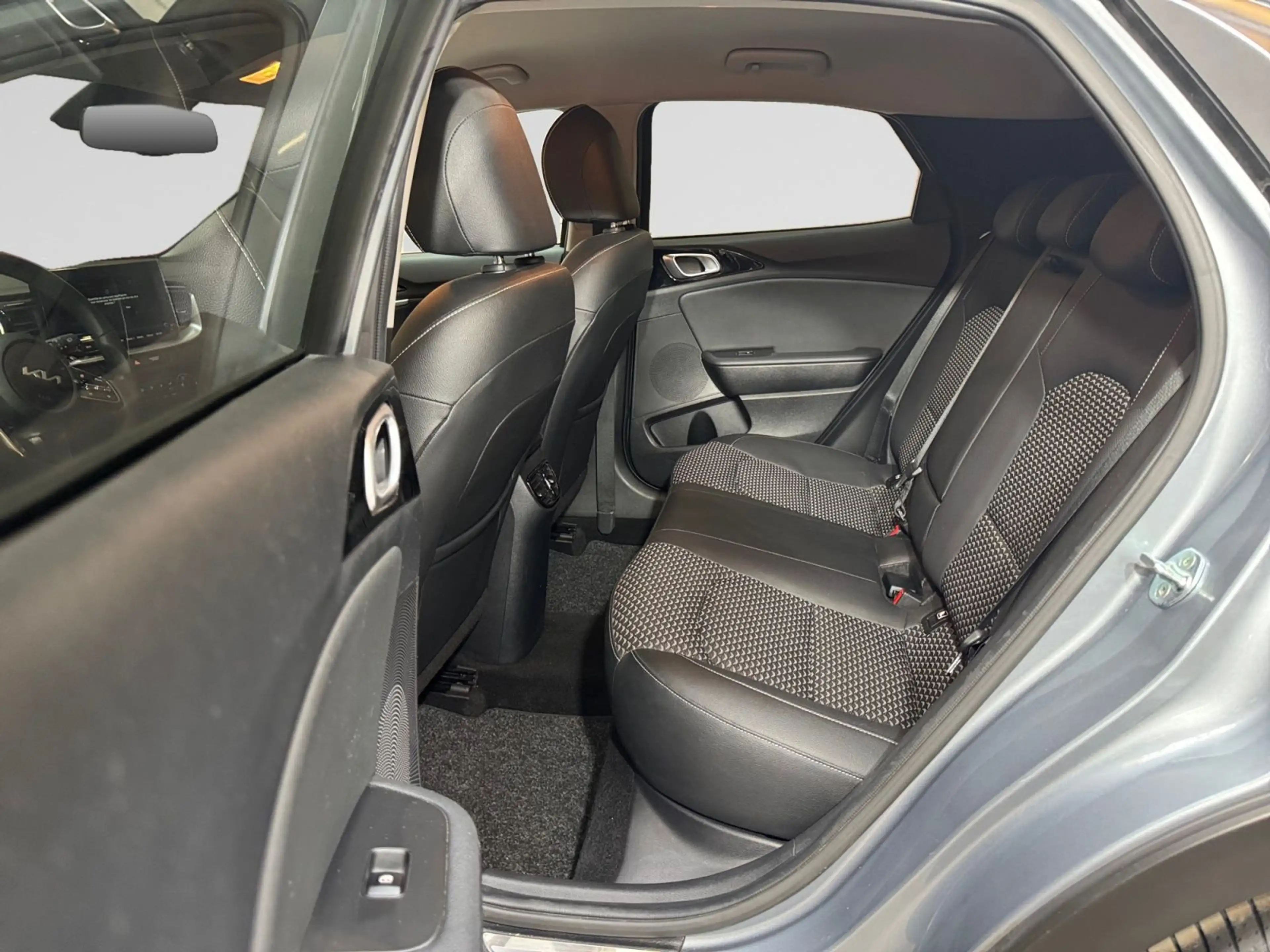 Kia XCeed Pulse 1.0T 120cv — photo 6