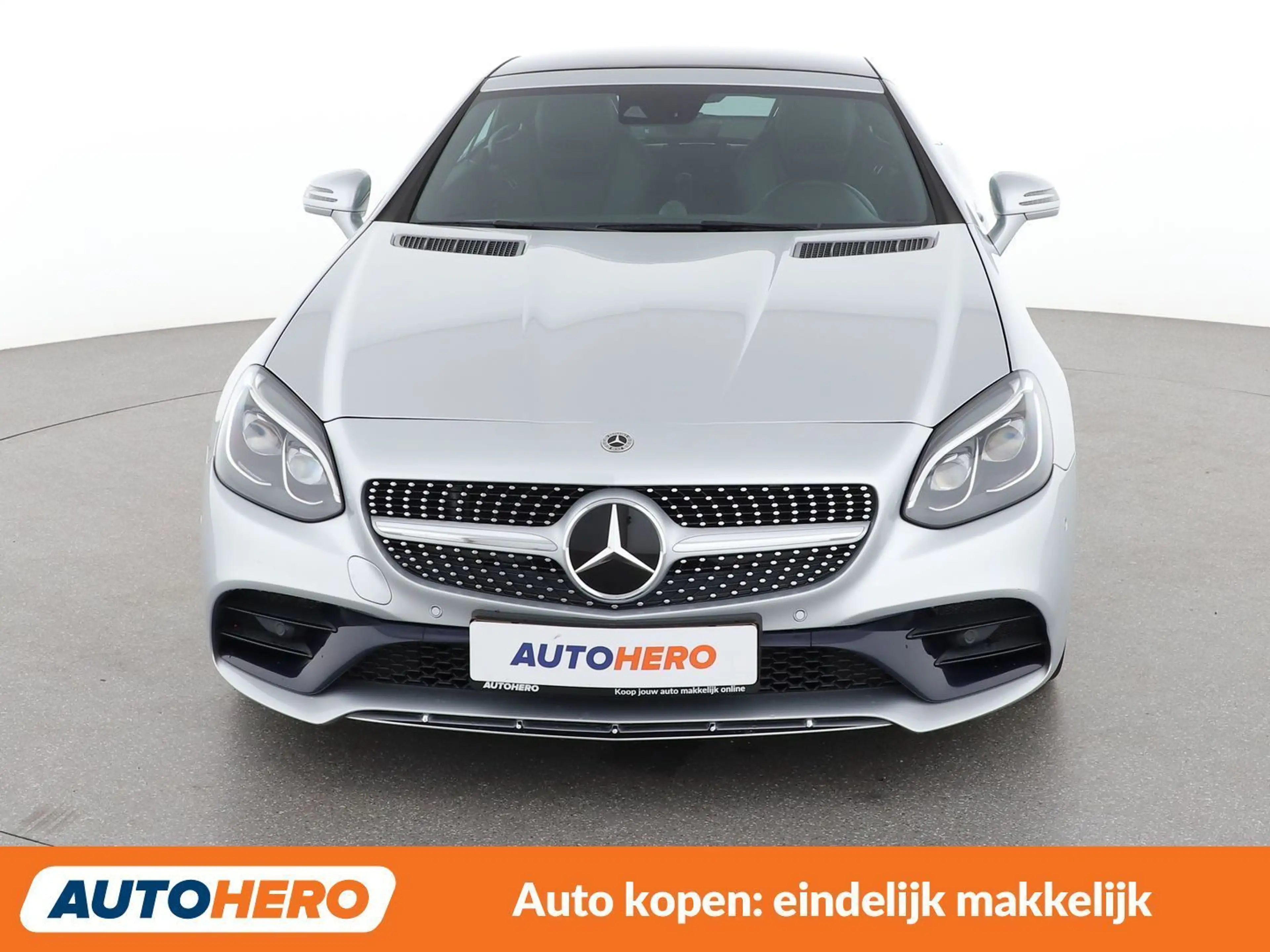 Mercedes-Benz SLC 300 SLC 300 AMG Line — photo 9