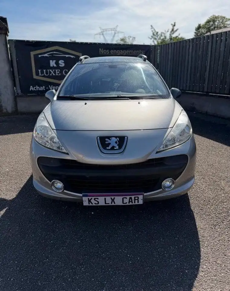Peugeot 207 1.6i 120CV 1 Ã¨res mains
