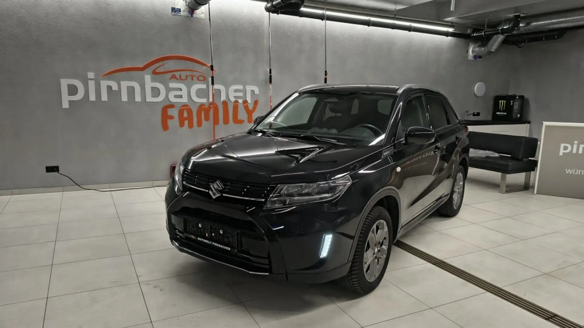 Suzuki Vitara 1.4 HYBRID ALLGRIP shine Schwarz - 1