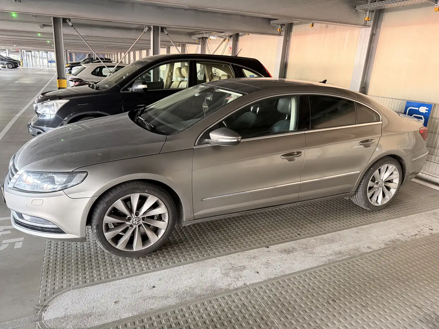 Volkswagen CC BMT 2,0 TDI DPF DSG - 2