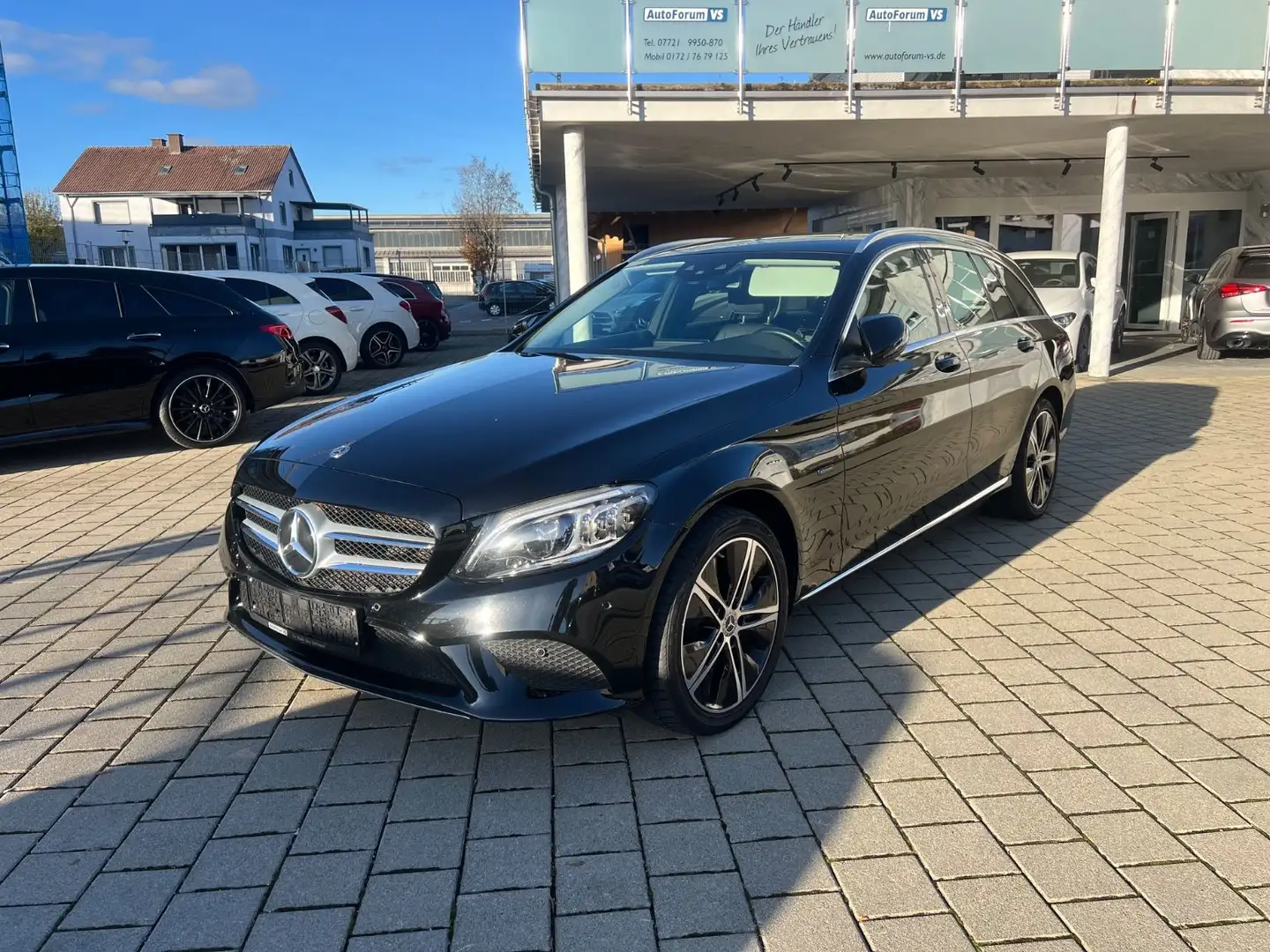 Mercedes-Benz C 300 T e AHK*MBUX*Navi*RCAM*Ambi*LED Noir - 1