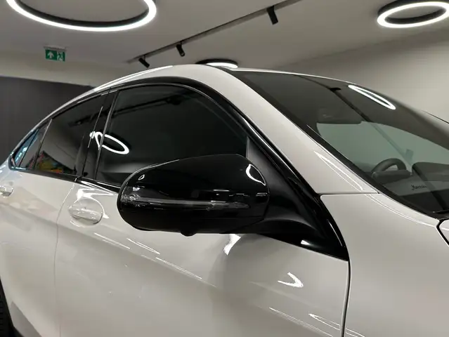 Mercedes-Benz GLC view 4