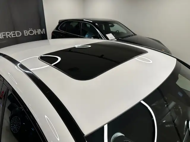 Mercedes-Benz GLC view 3