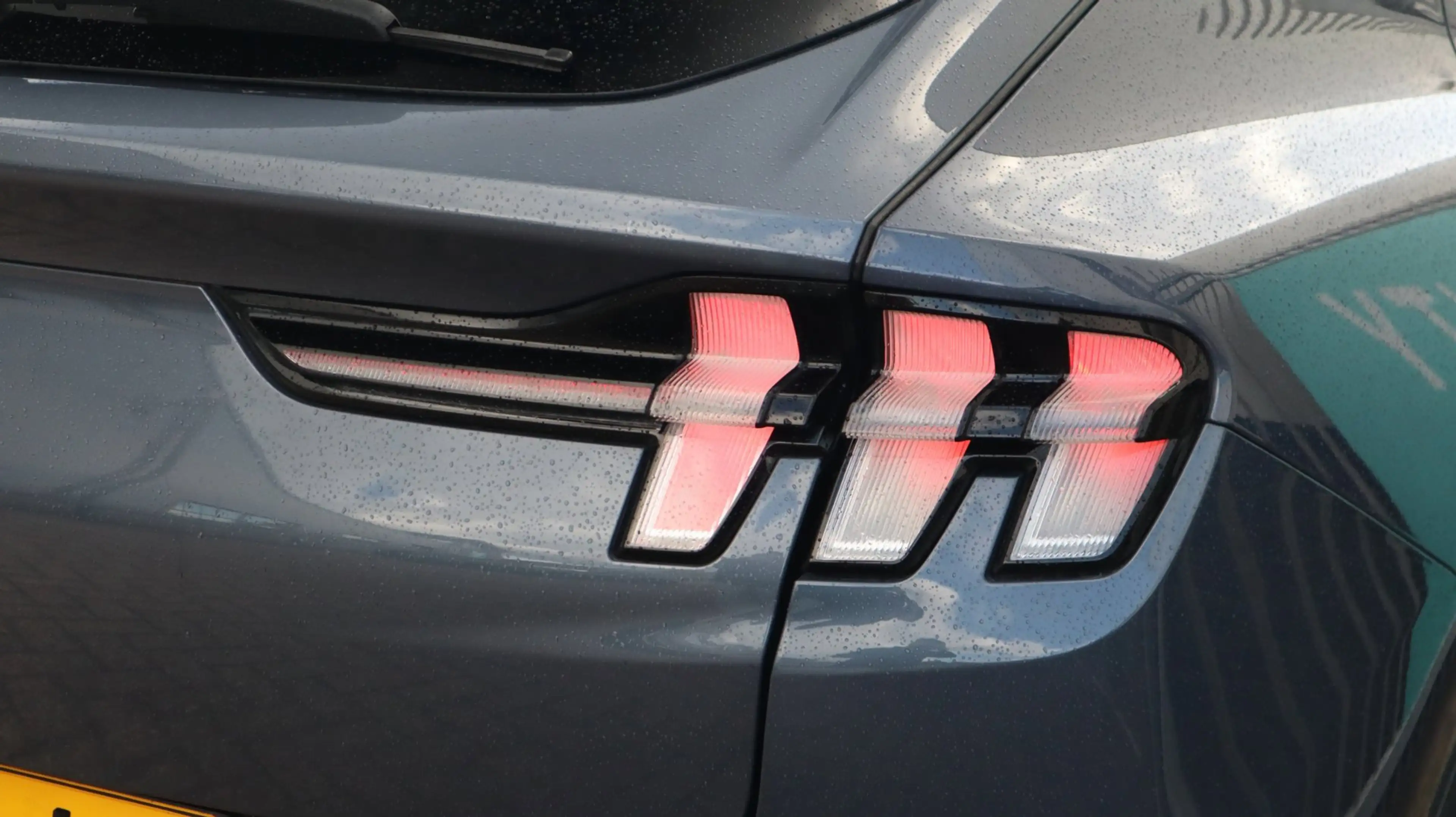 Ford Mustang Mach-E Extended RWD 98 kWh SOH94% Leder LED Carplay — photo 12