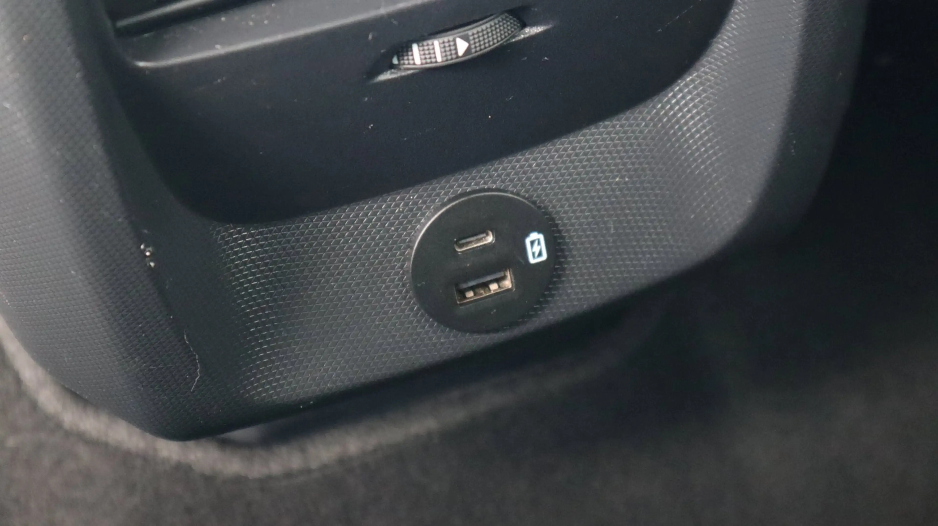 Ford Mustang Mach-E Extended RWD 98 kWh SOH94% Leder LED Carplay — photo 17