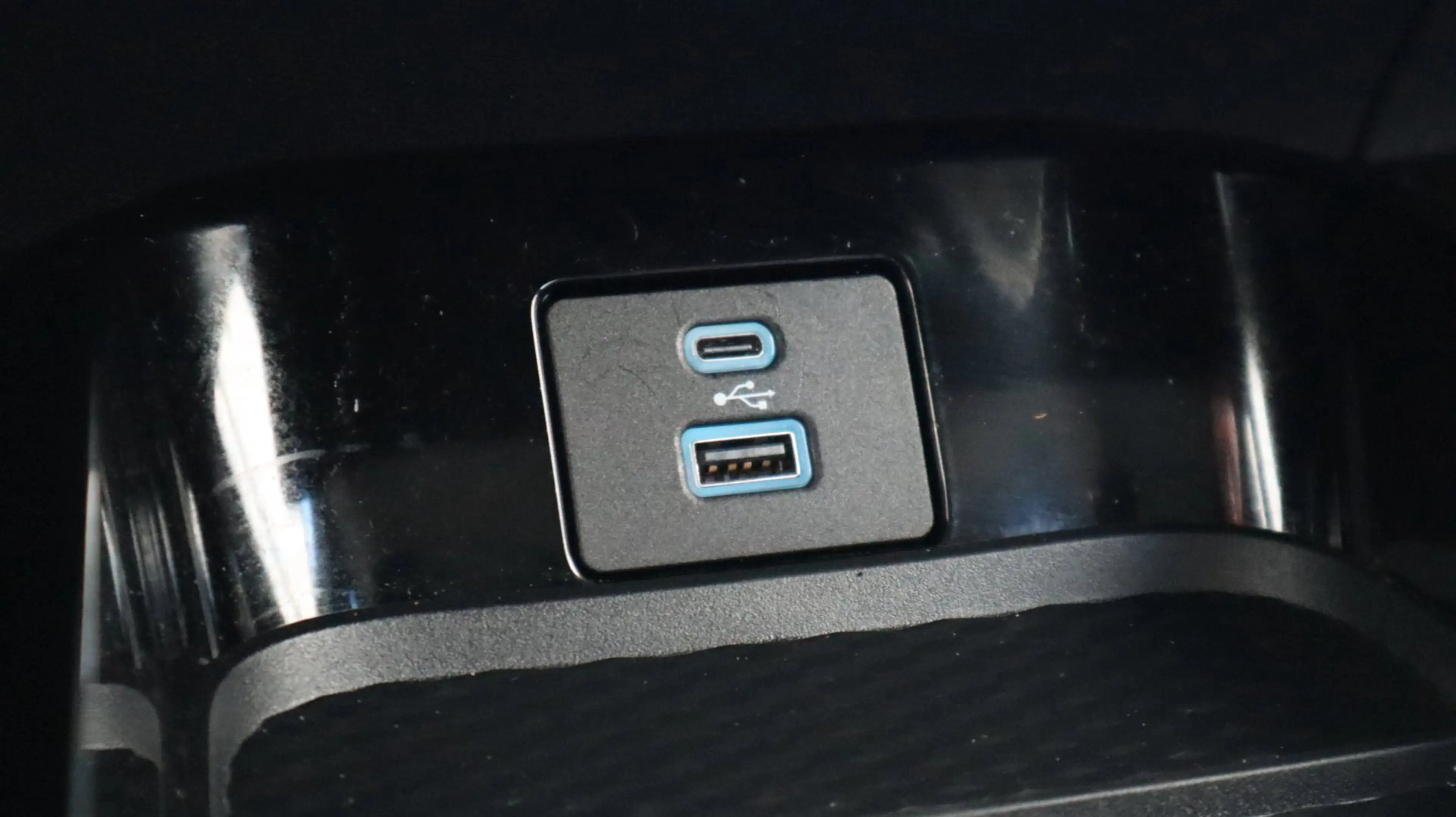 Ford Mustang Mach-E Extended RWD 98 kWh SOH94% Leder LED Carplay — photo 22