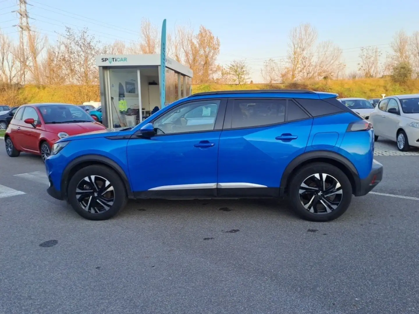 Peugeot 2008 e 100kW Allure Pack Blu/Azzurro - 2