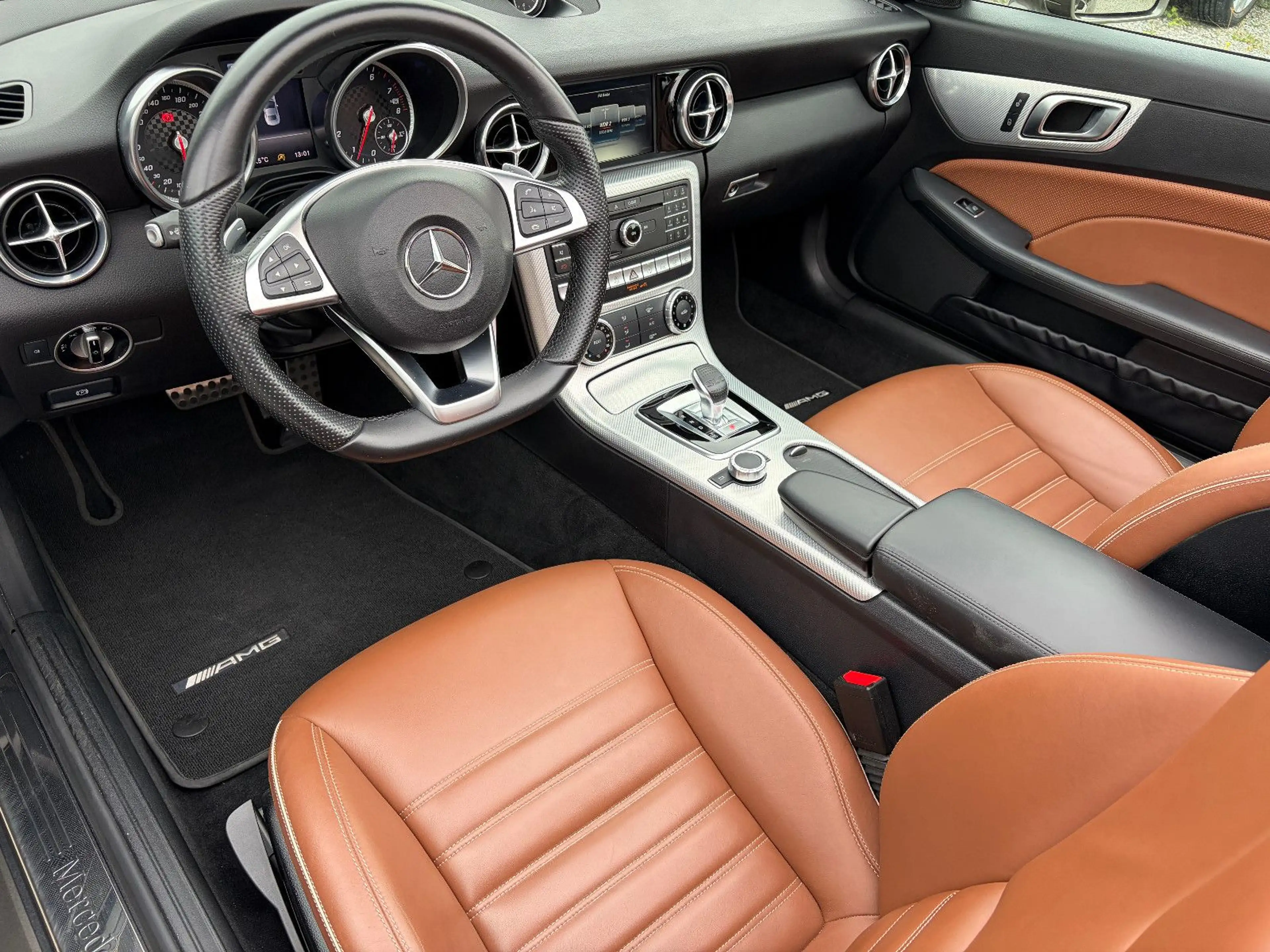 Mercedes-Benz SLC 300 — photo 7
