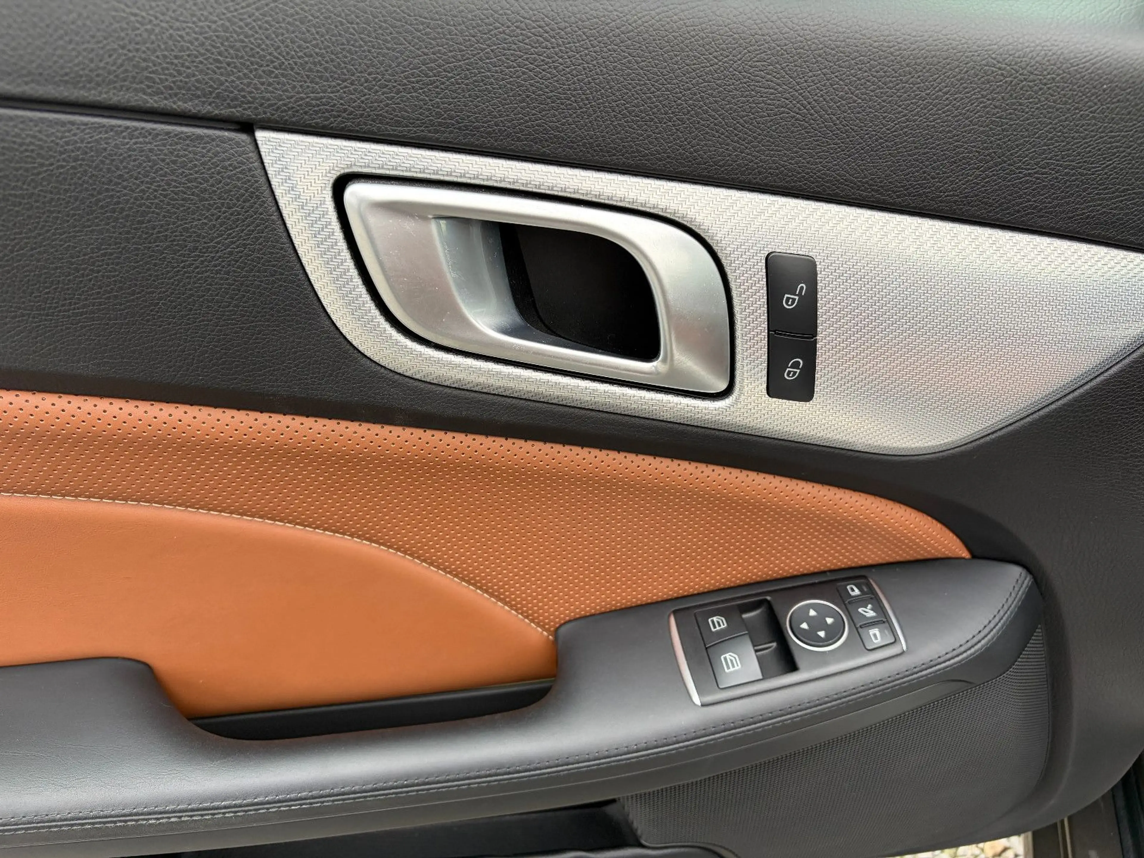 Mercedes-Benz SLC 300 — photo 9