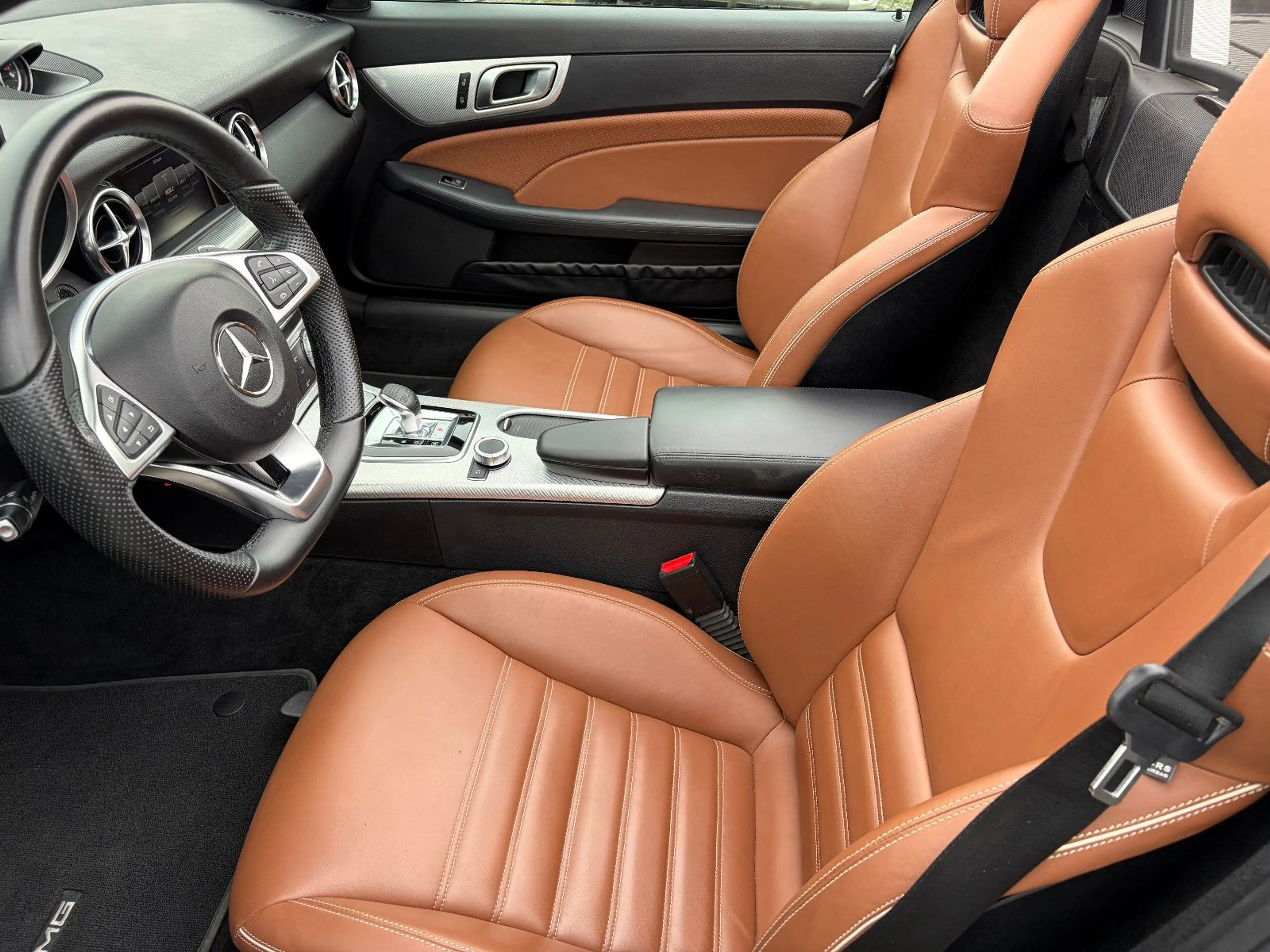 Mercedes-Benz SLC 300 — photo 8