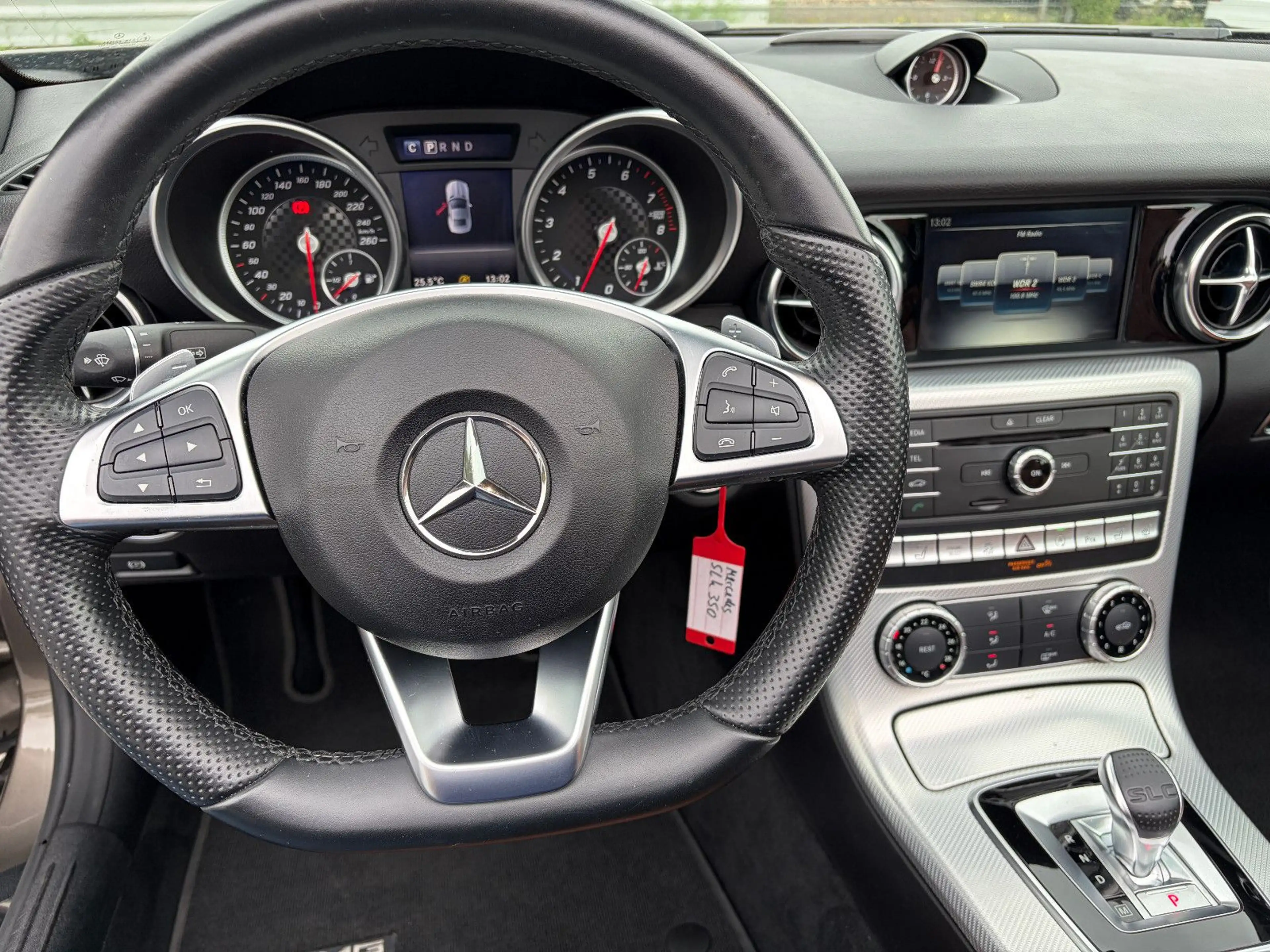Mercedes-Benz SLC 300 — photo 10