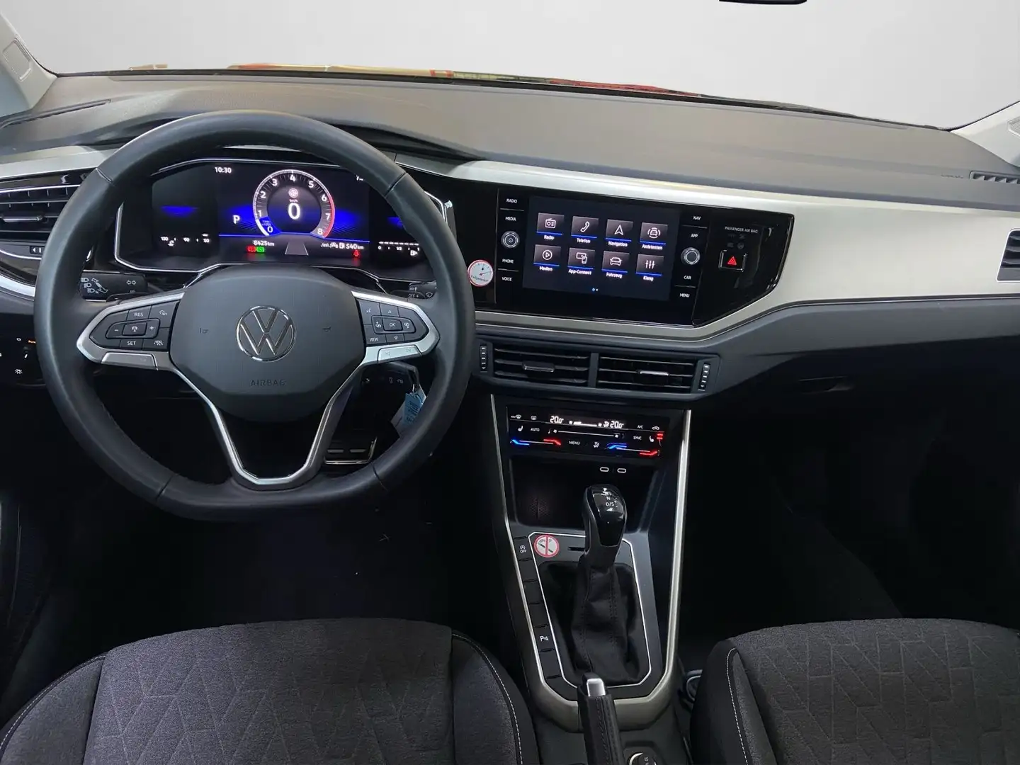Volkswagen Taigo MOVE 1.5 TSI DSG Led,ACC,MirrorLink Schwarz - 2