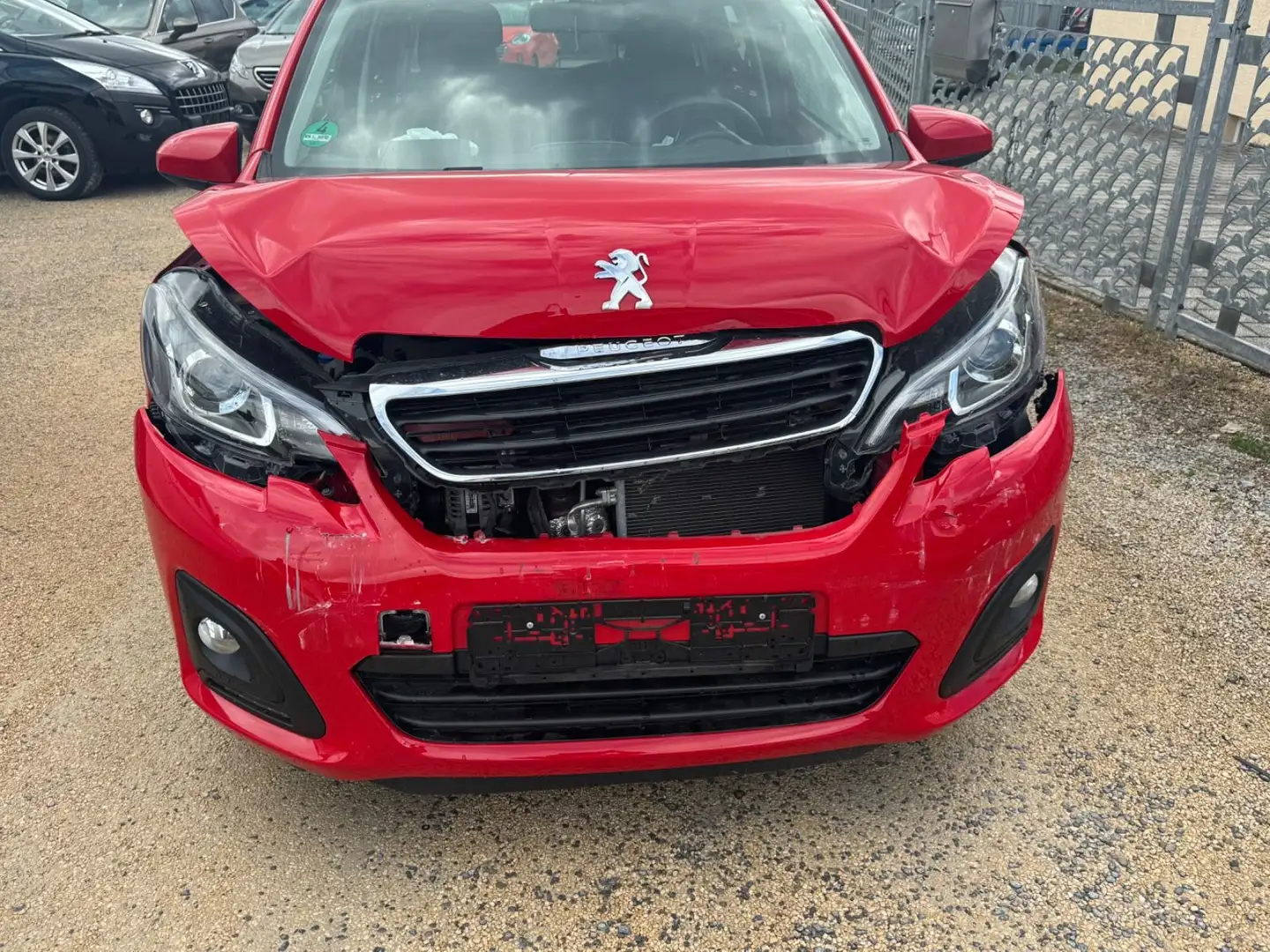 Peugeot 108 Active, 14312Km Orig.Sitzh.Unfall,3764€Netto Rouge - 2